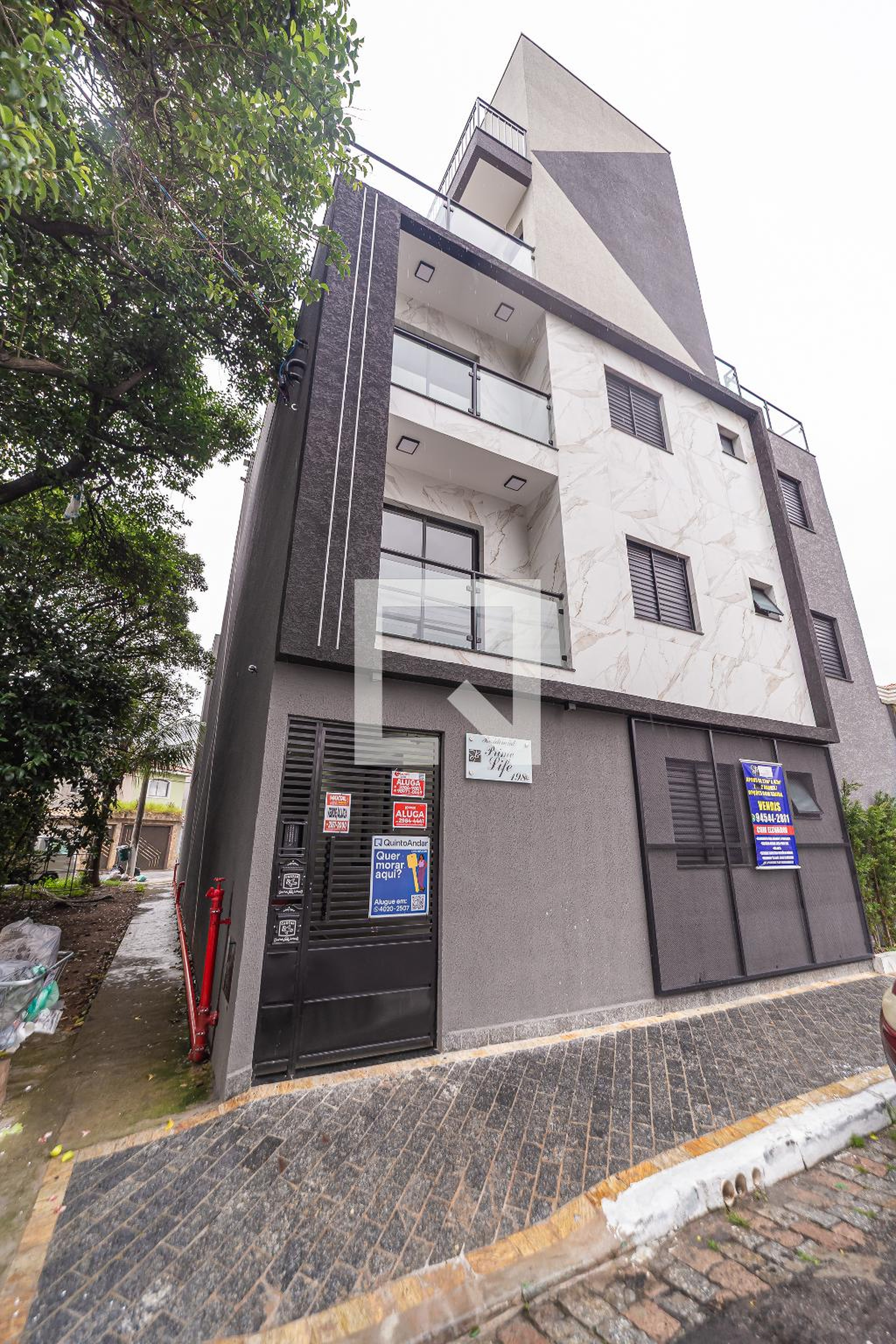 Fachada Condomínio em Rua Vitório Mazzei, 198