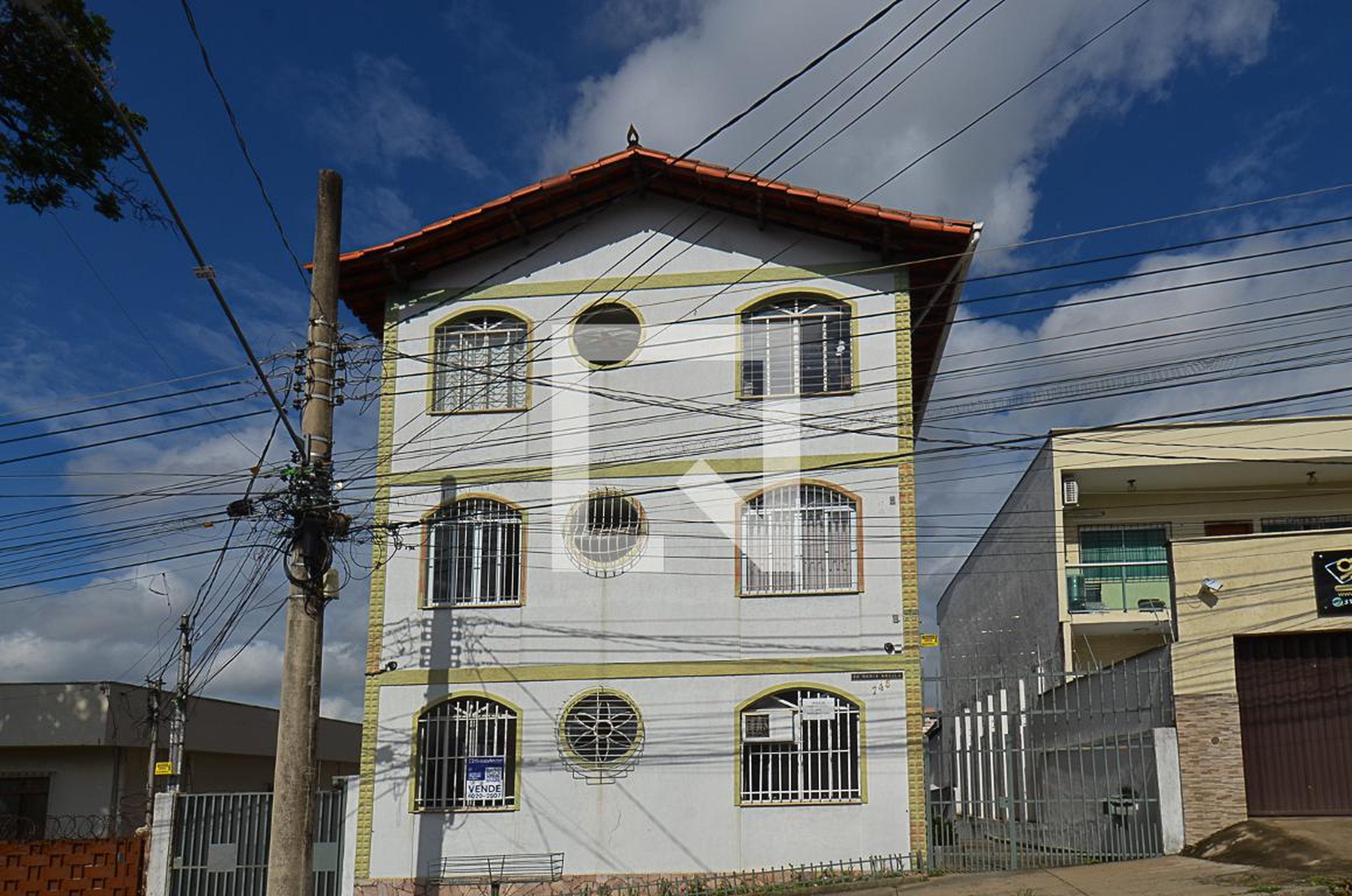 Fachada Condomínio em Rua Nísio Batista de Oliveira, 748