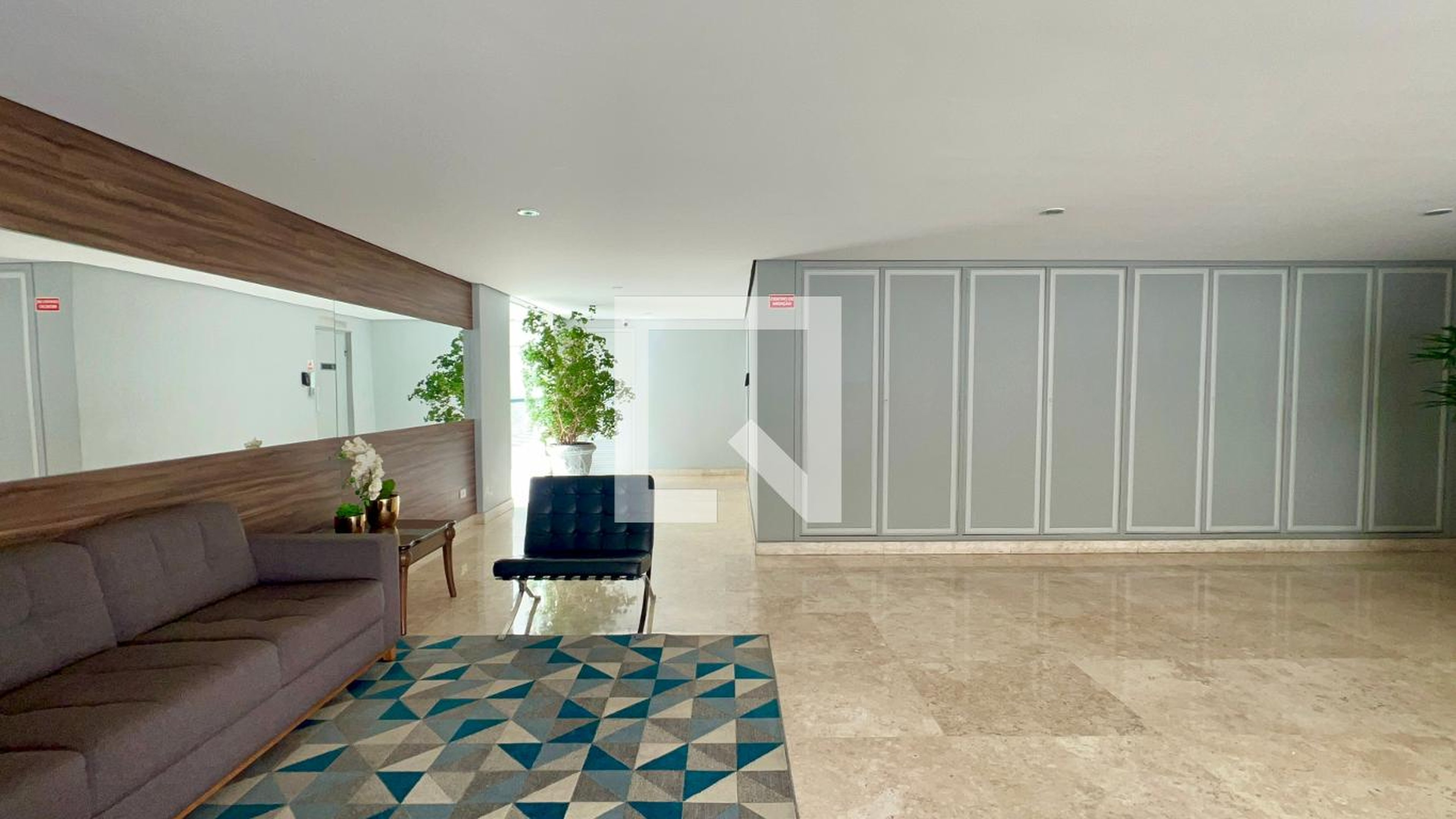 Hall de entrada - Edifício Sílvia Cristina