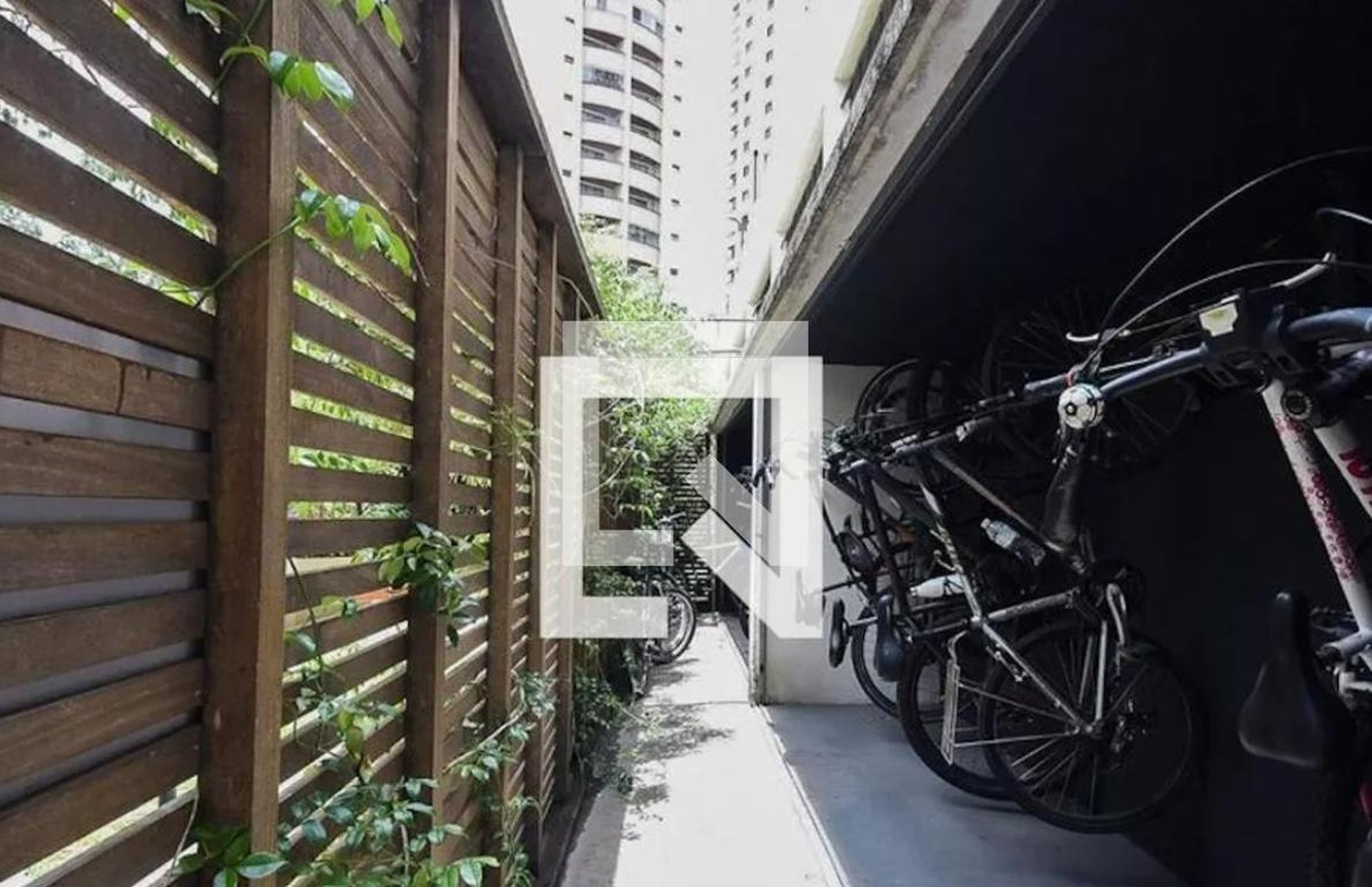 Bicicletário - Cerejeira I