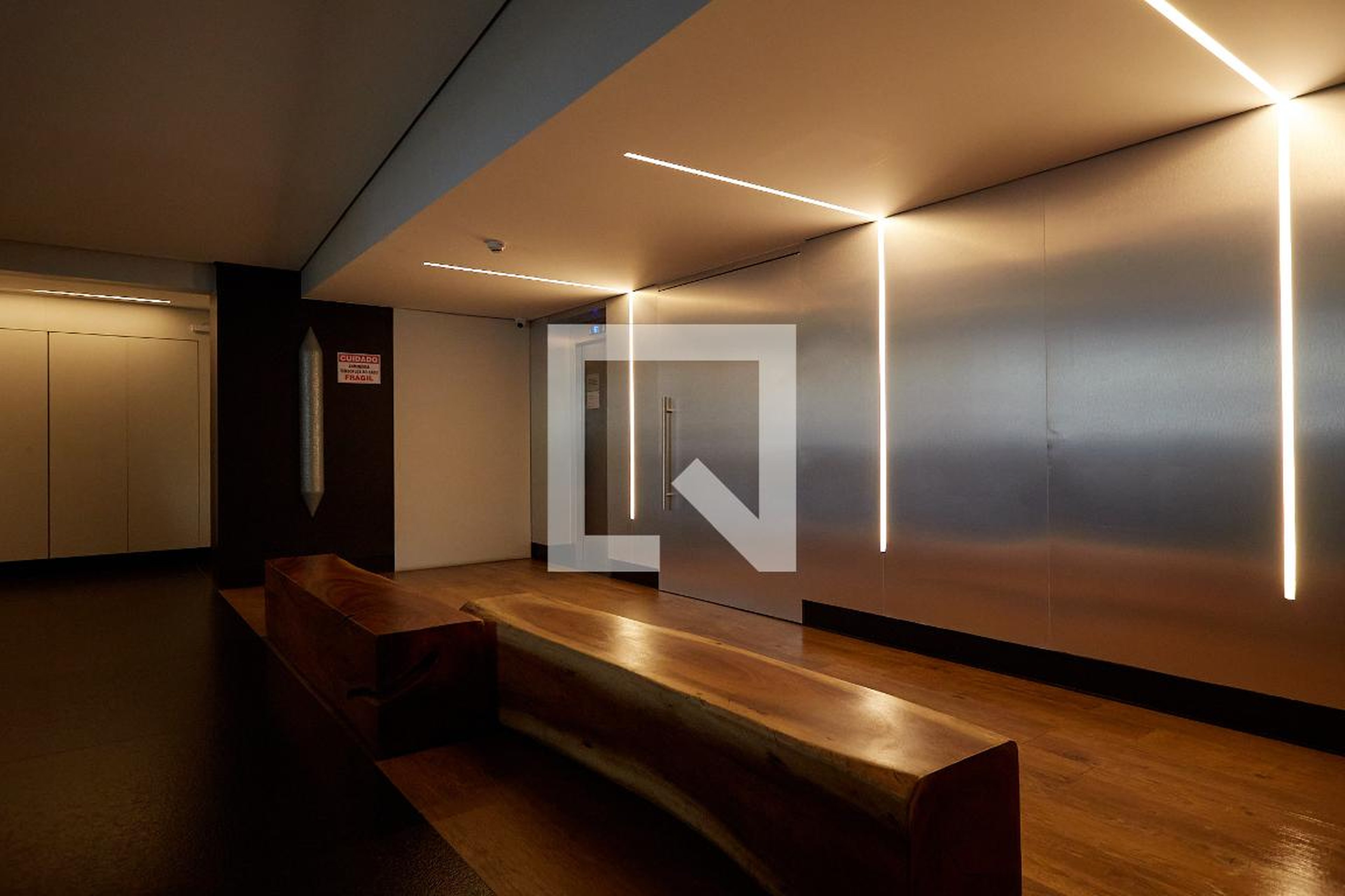 Hall - Alvarenga Residence