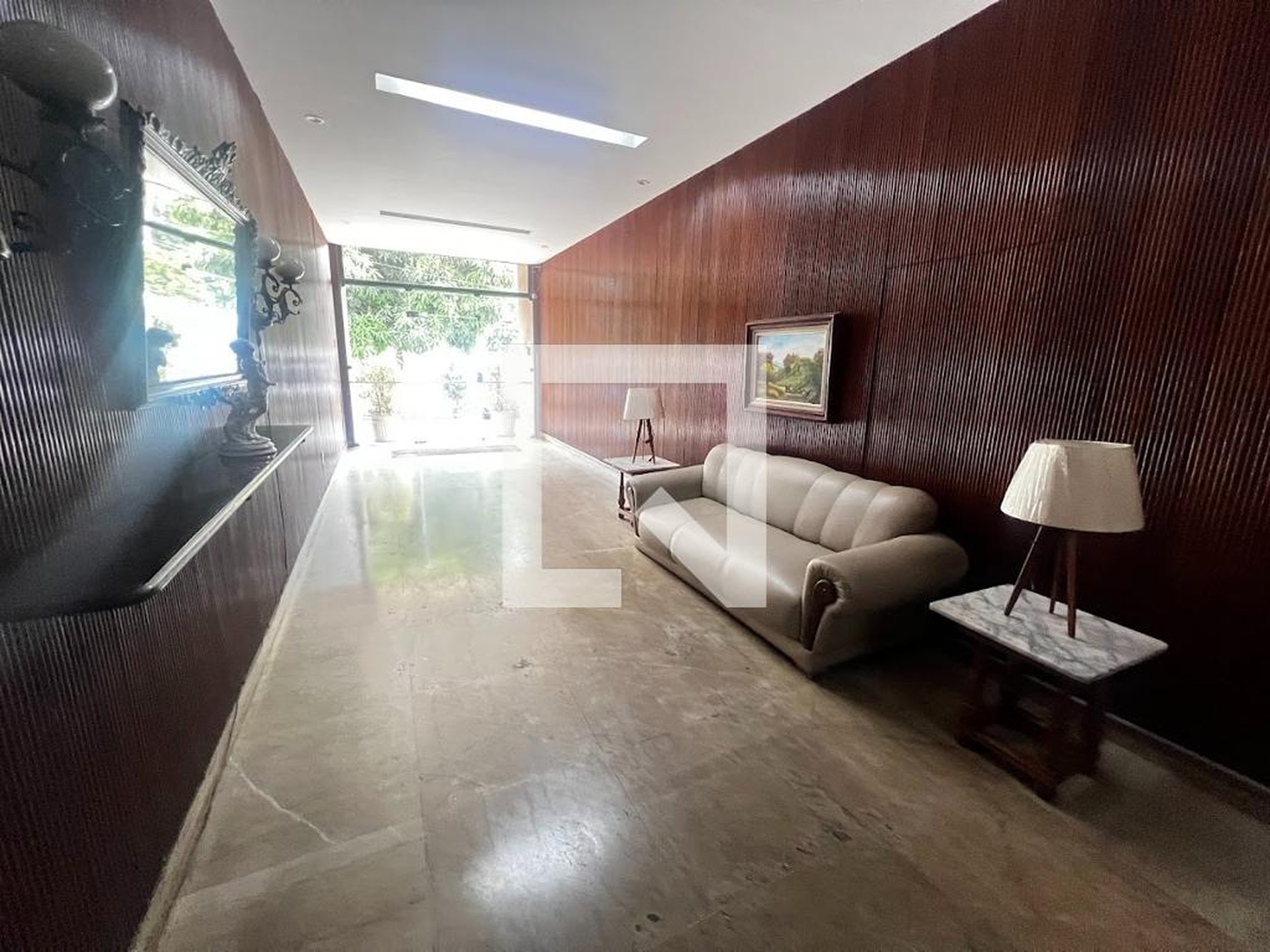 Hall - Thomaz Coelho