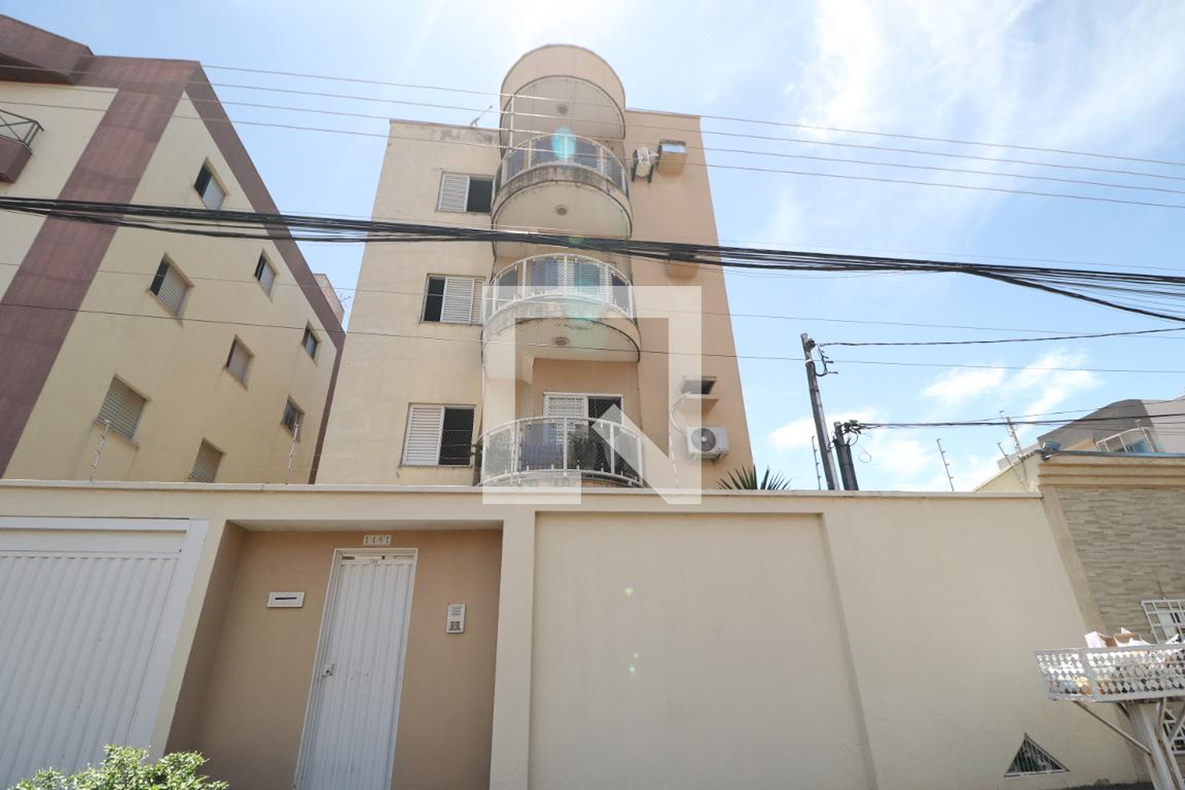 Fachada Condomínio em Avenida Professora Juvenília dos Santos, 1481