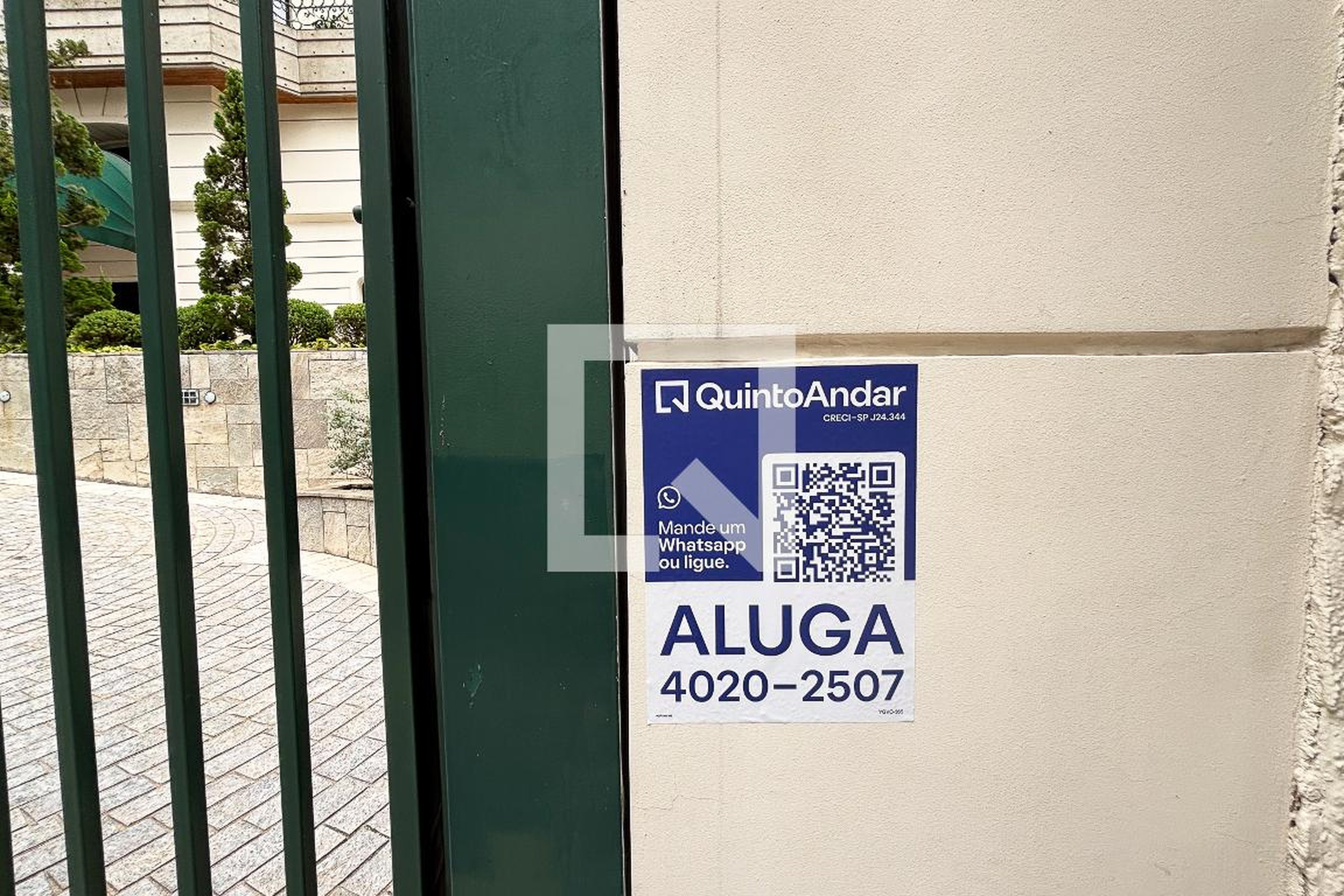 fachada do predio Condomínio Flat Service Les Jardins