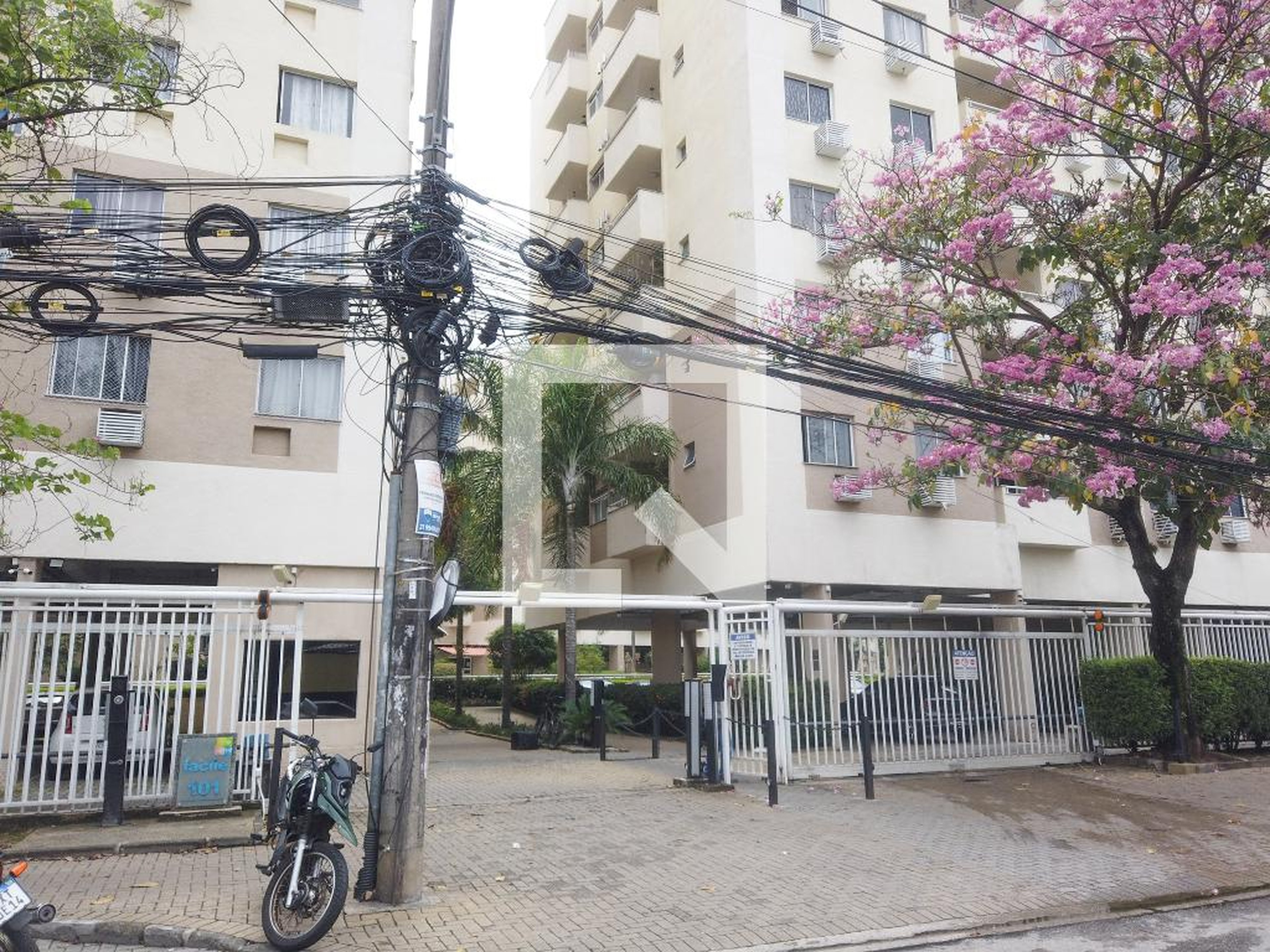 Fachada Residencial Facile