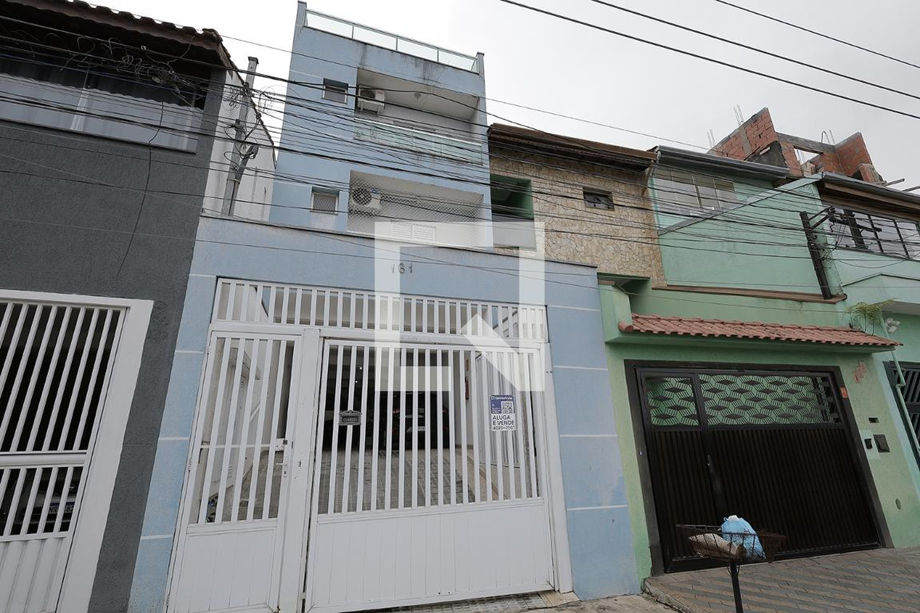 Fachada Condomínio em Rua Cedral, 161