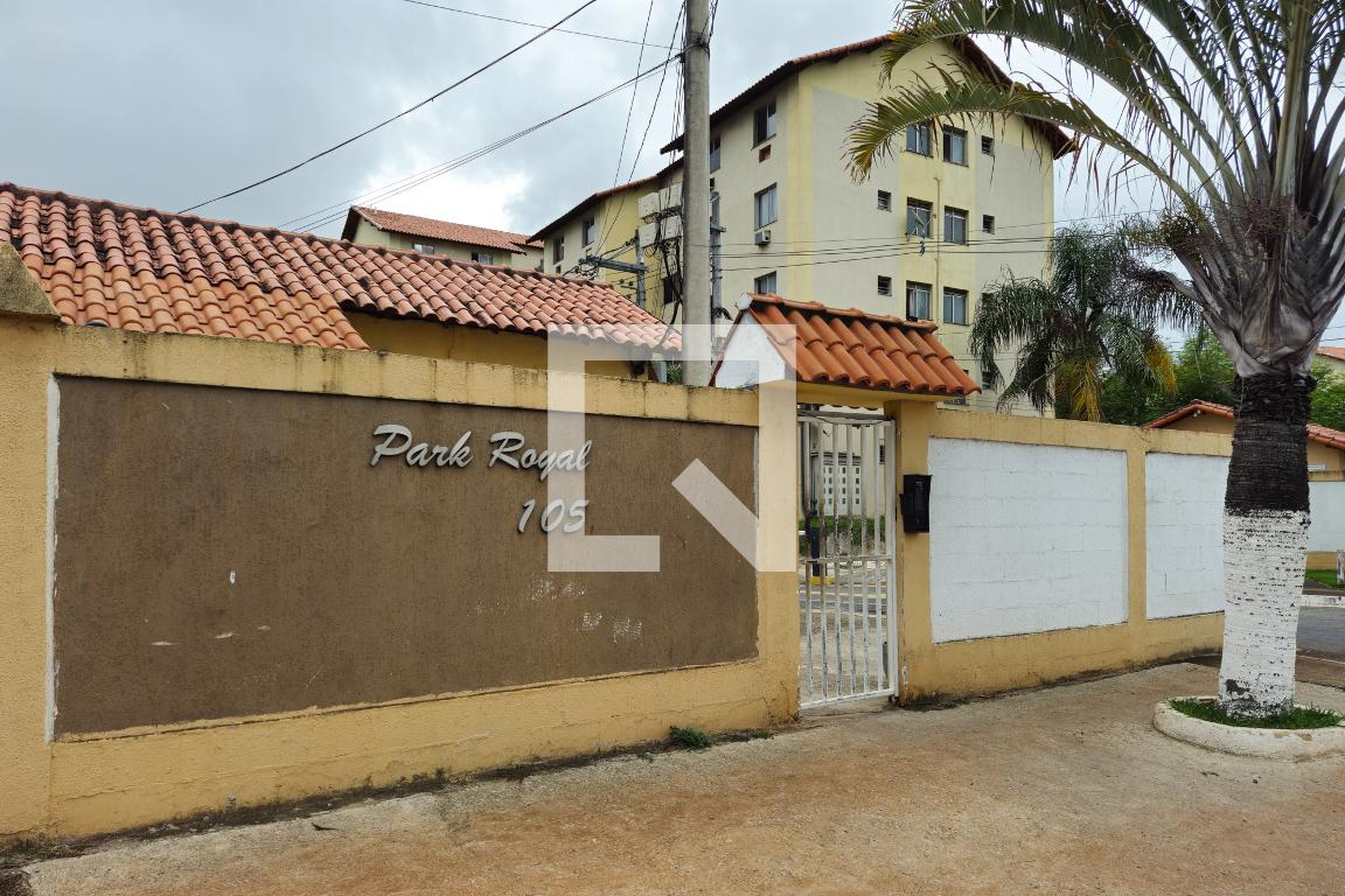 Fachada do condomínio Condomínio em Estrada do Campinho, 105
