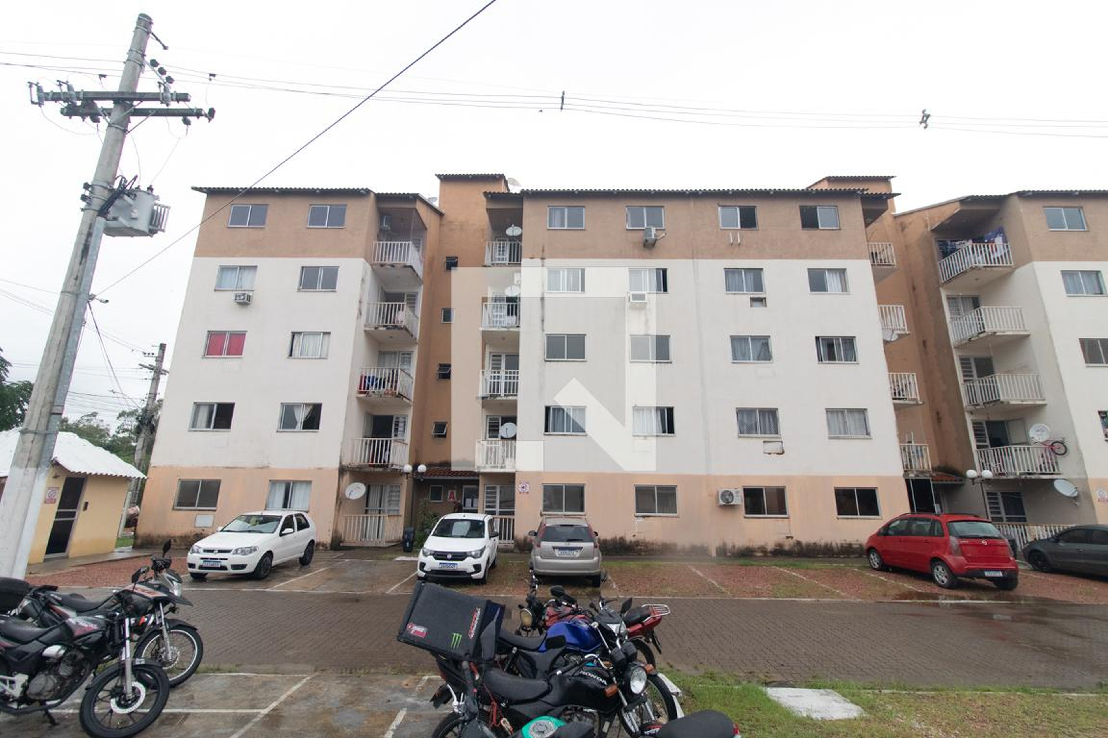 Fachada Condomínio em Rua Laranjeiras, 380