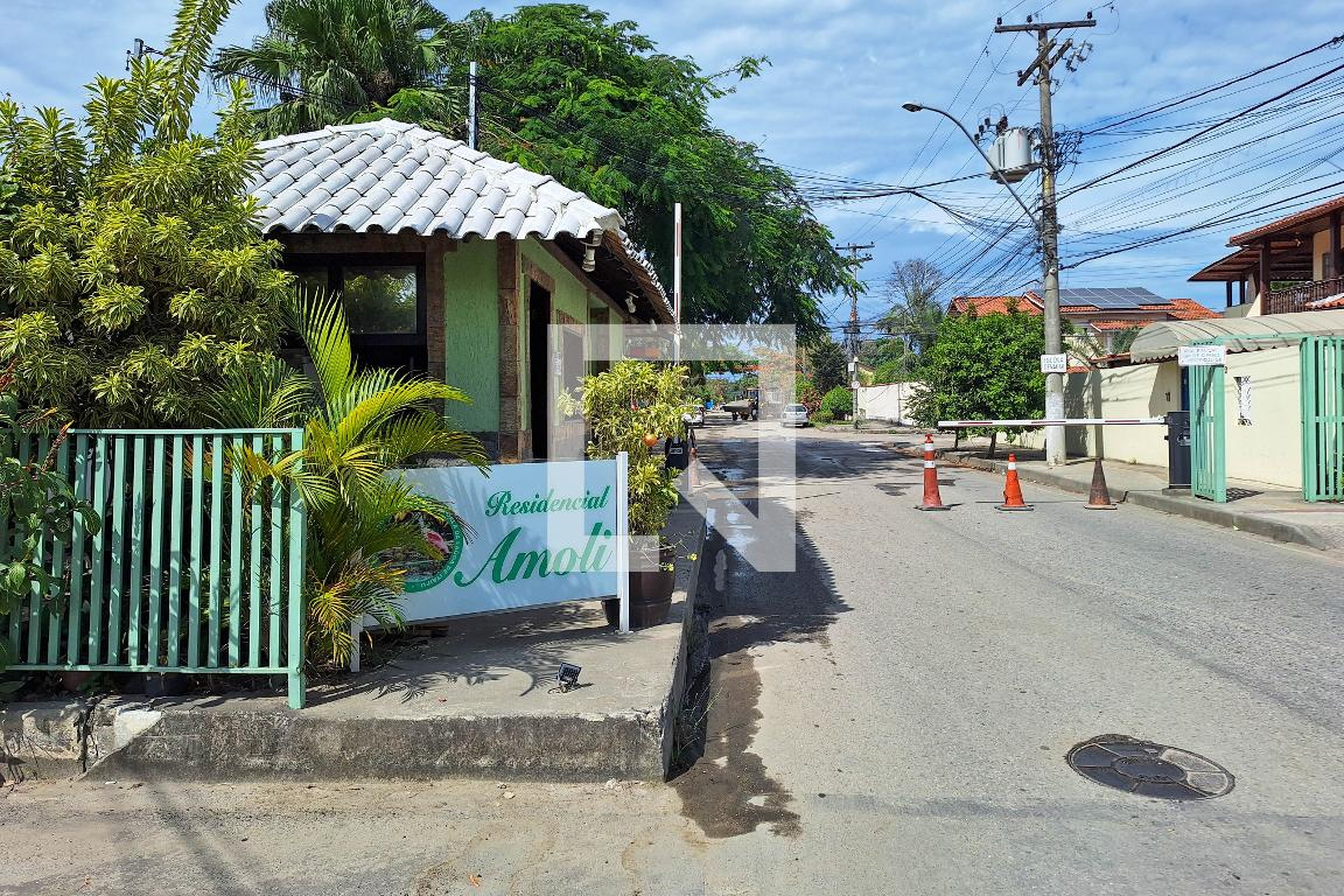 Fachada Condomínio em Estrada Everton da Costa Xavier, 1375