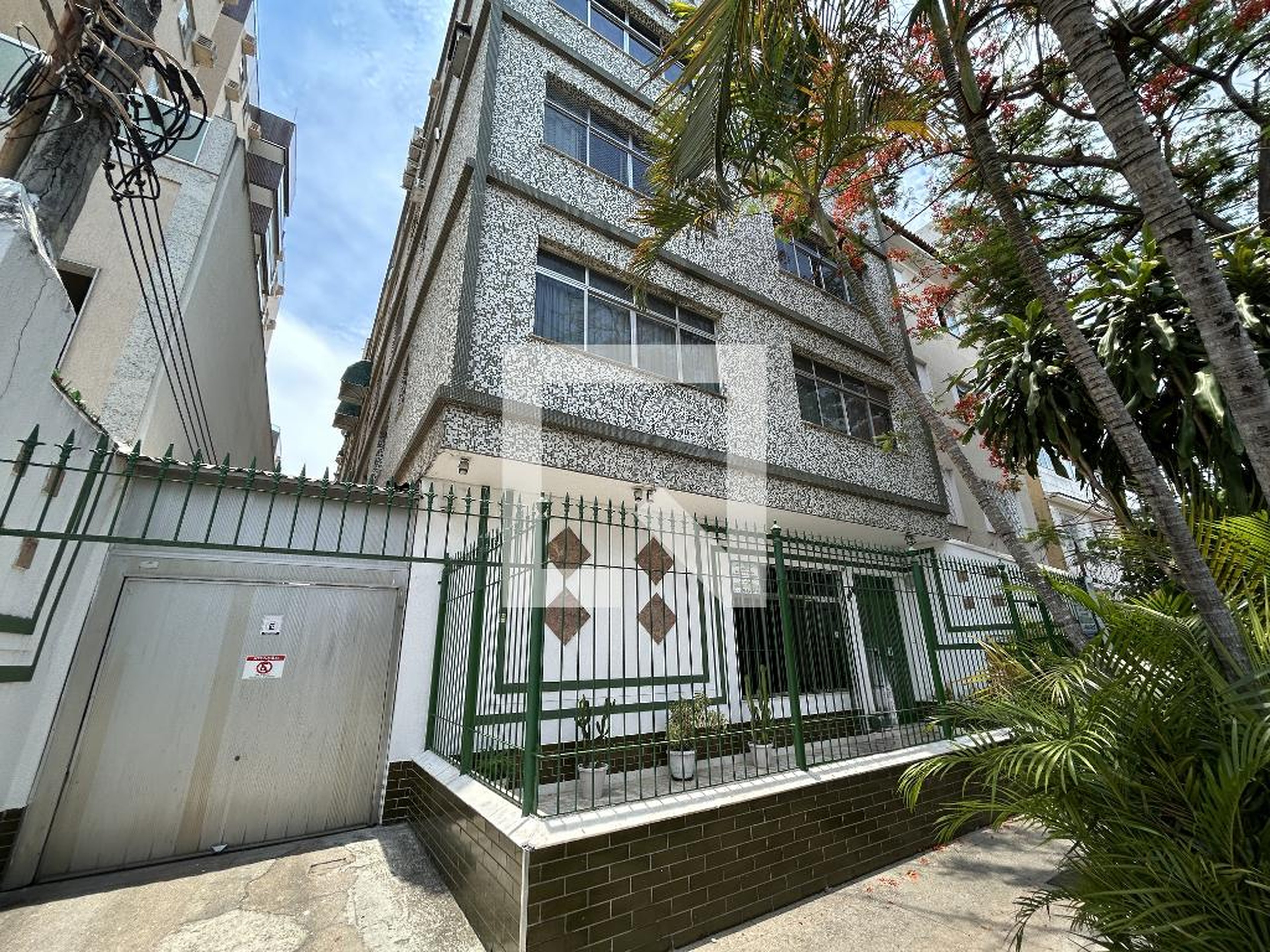 Fachada Condomínio em Rua Padre Ildefonso Penalba, 380