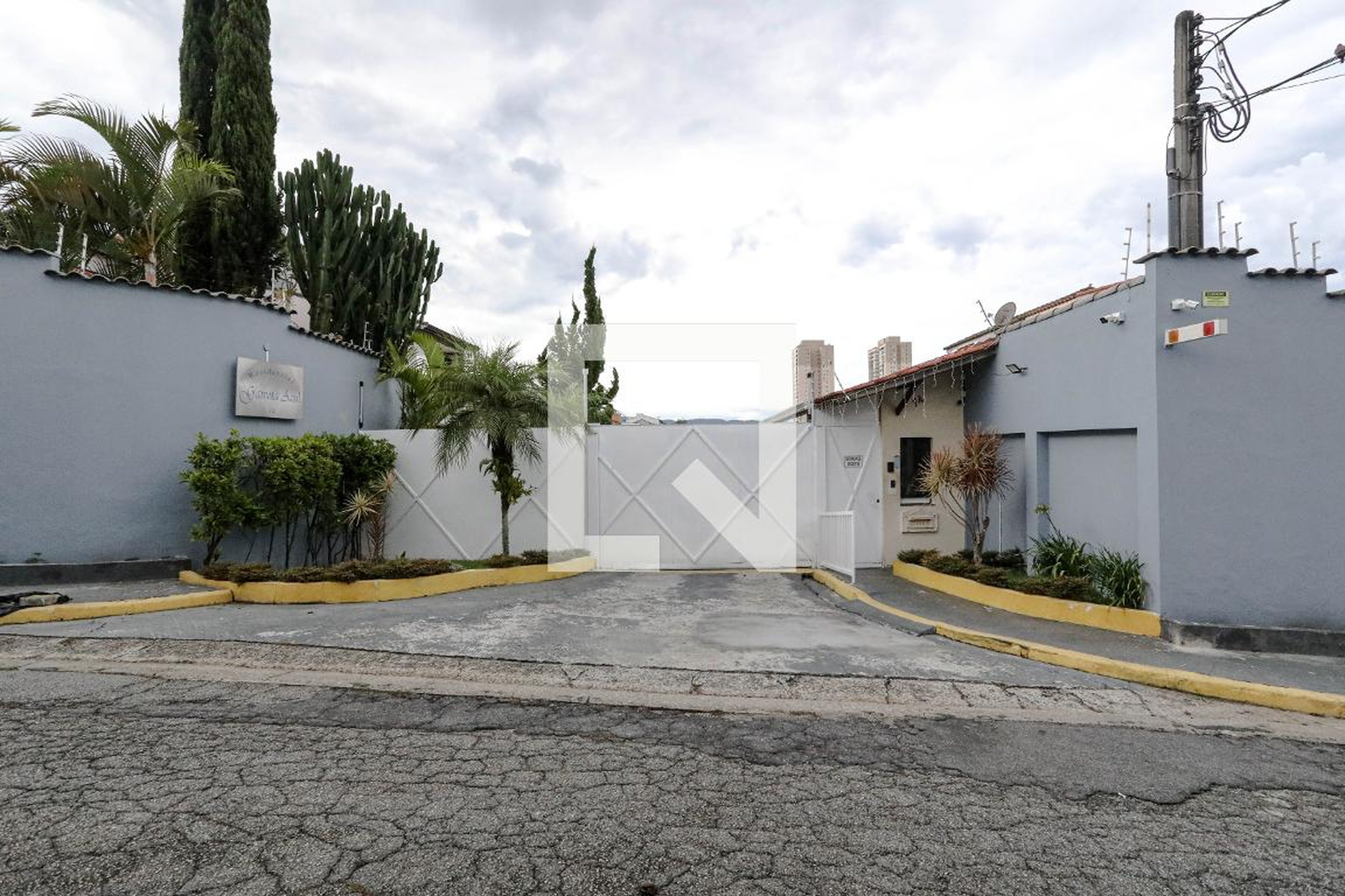 Fachada Condomínio em Rua Major José Franco, 74