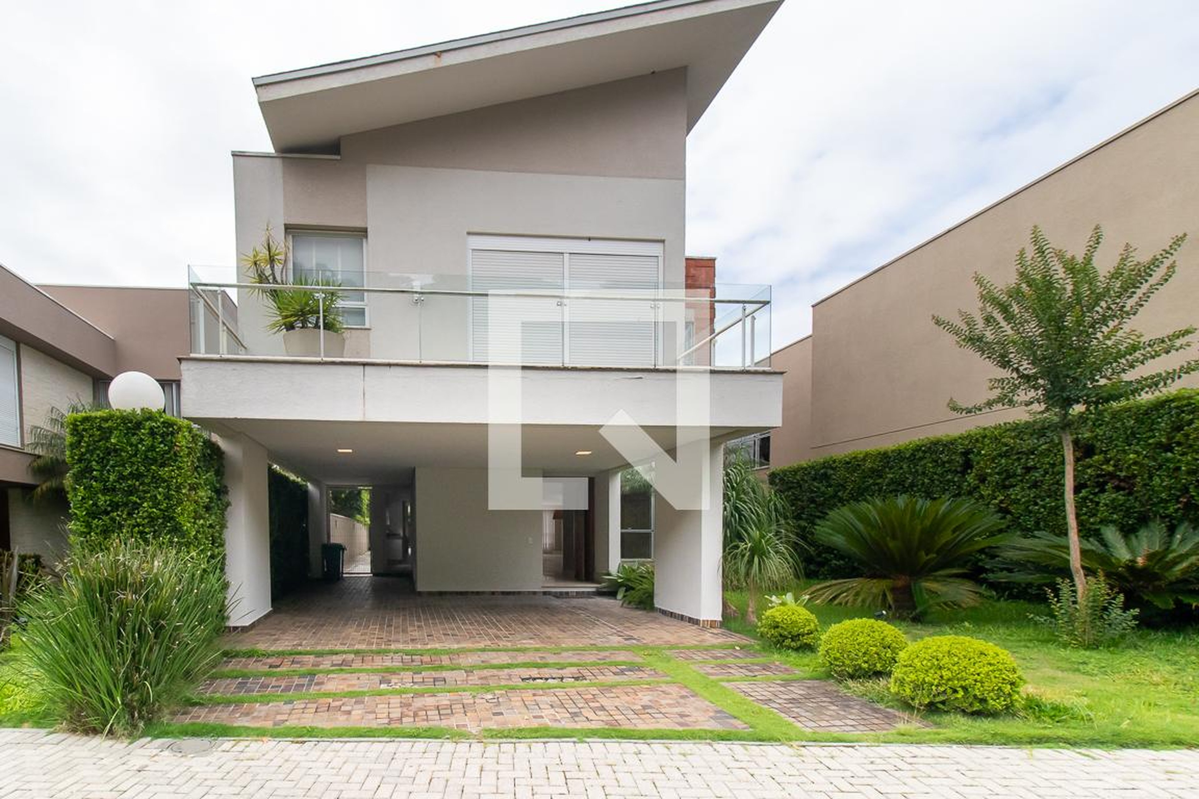 Fachada Condomínio em Rua Eduardo Sprada, 1872