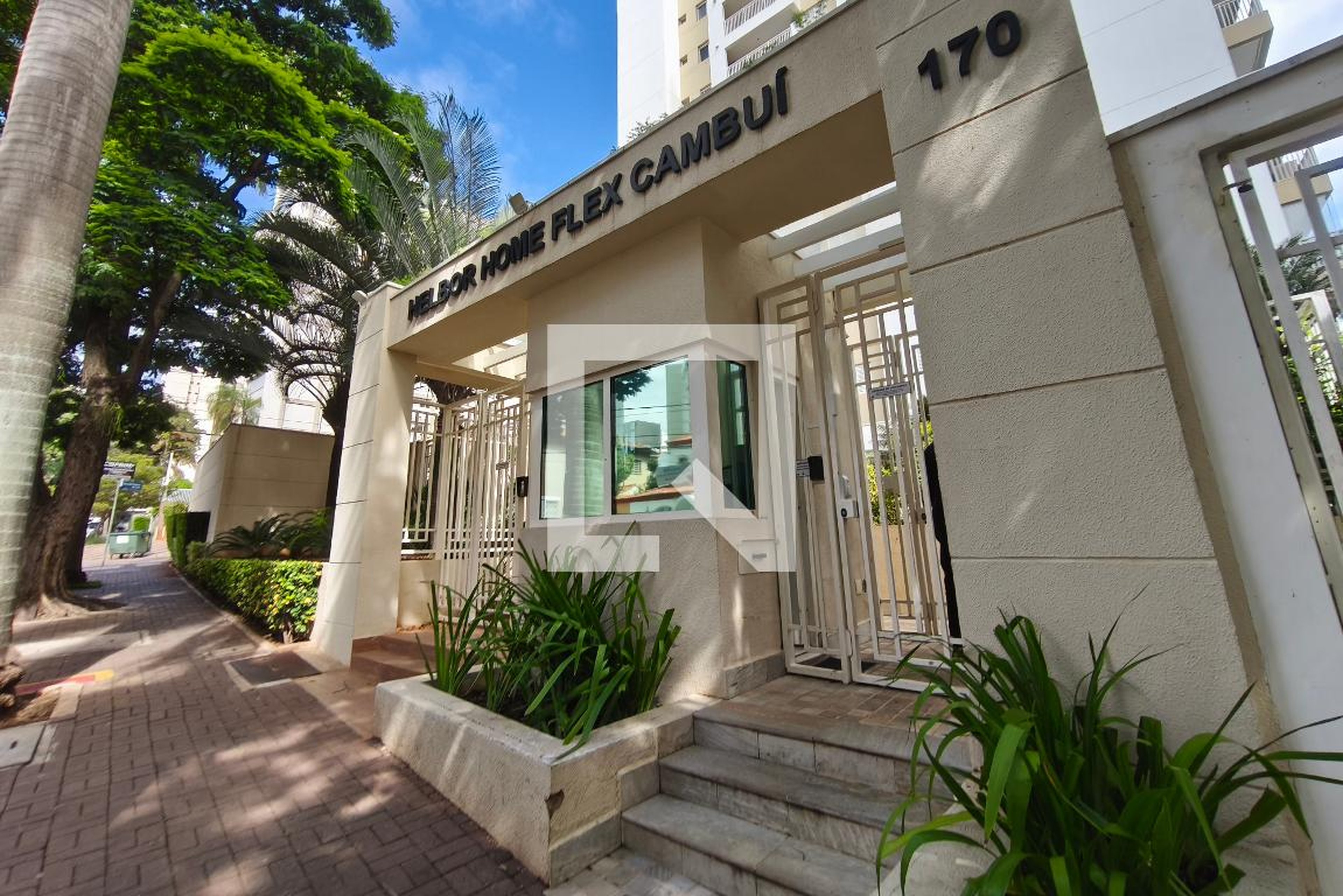 Fachada do Condomínio Condomínio em Rua Joaquim Novaes, 170