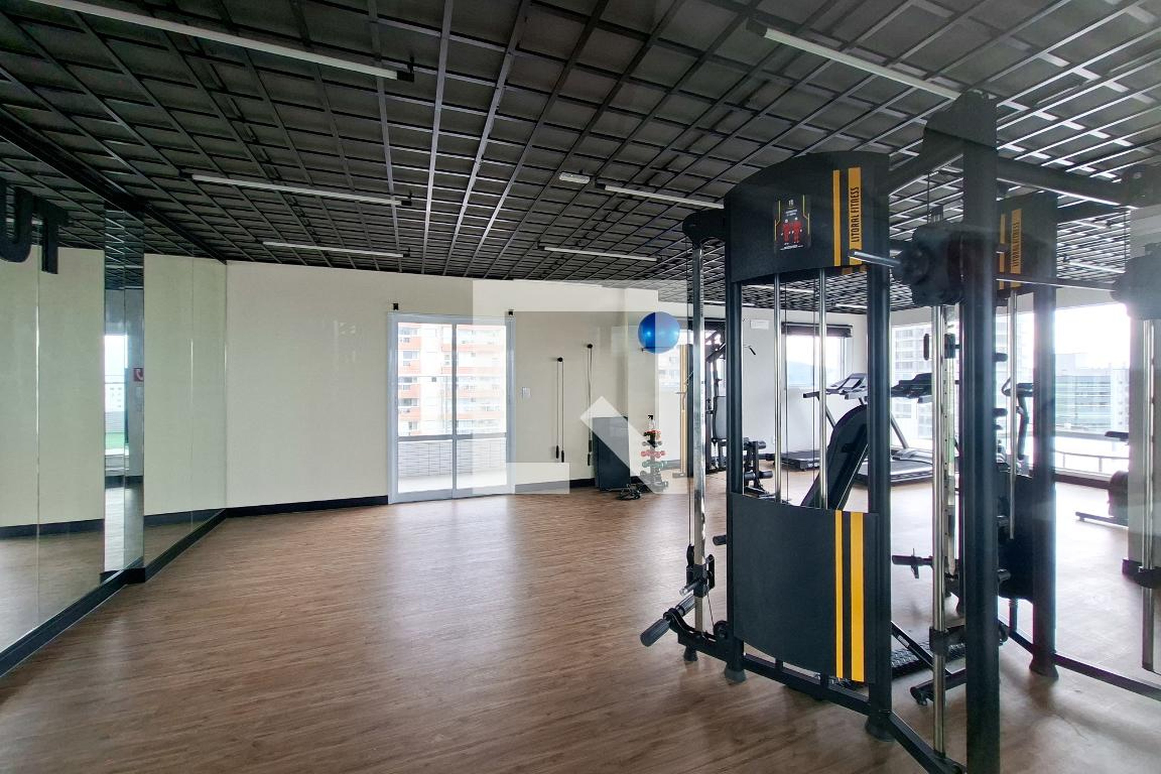 Academia - América Sqaure