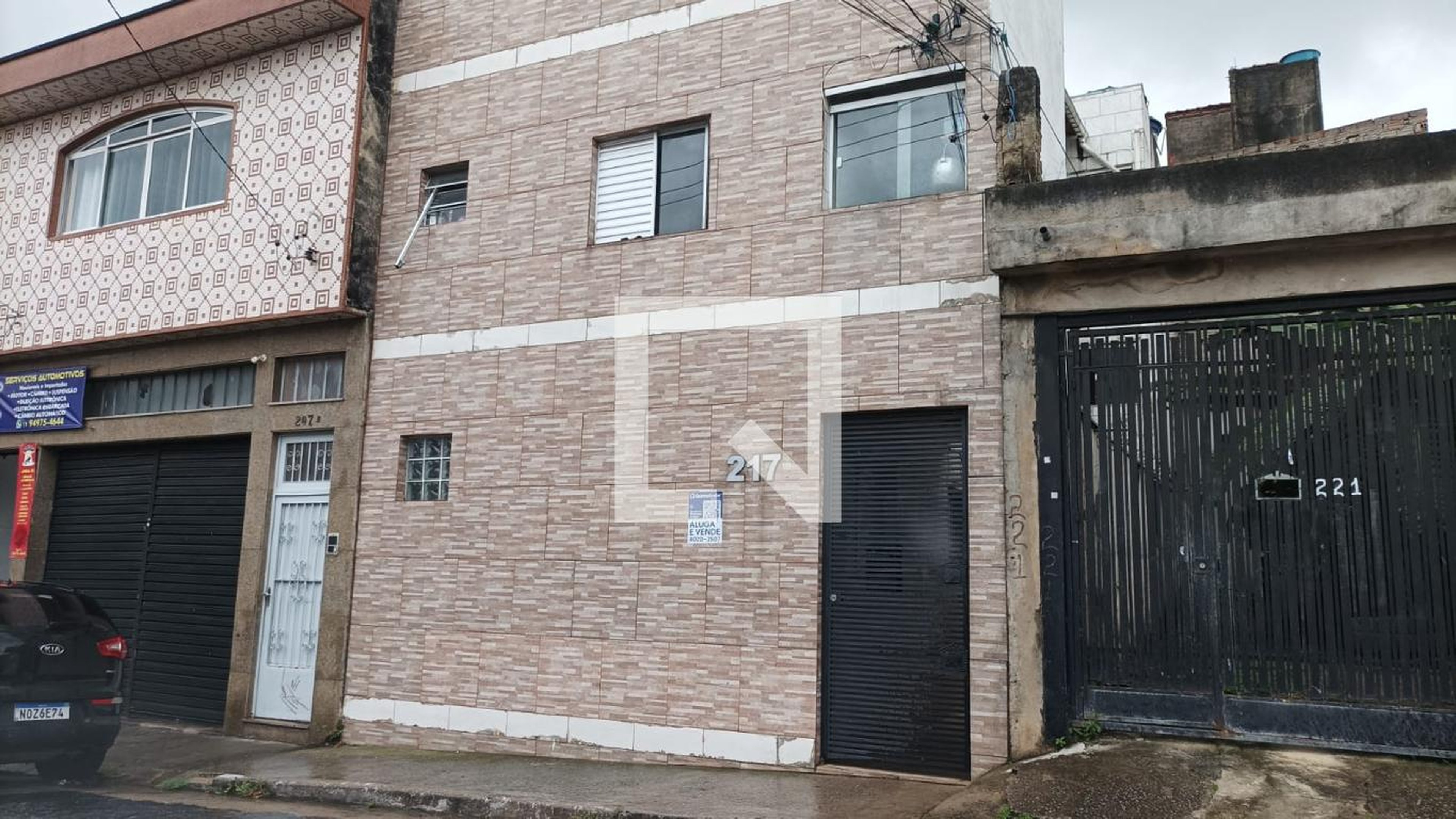 Fachada Condomínio em Rua Iguaçaba, 217