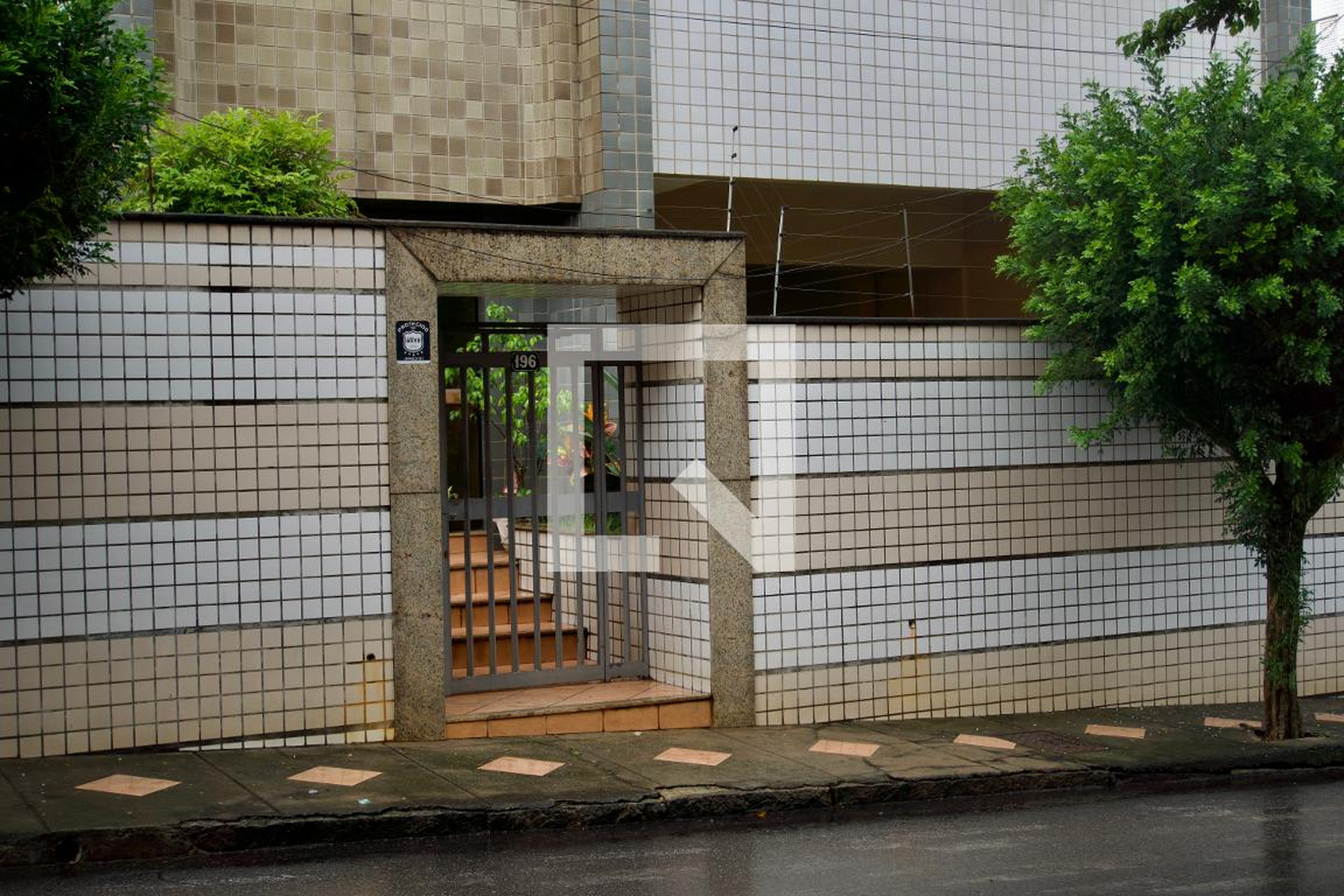 Fachada do Prédio Condomínio em Rua Desembargador Tinoco, 196