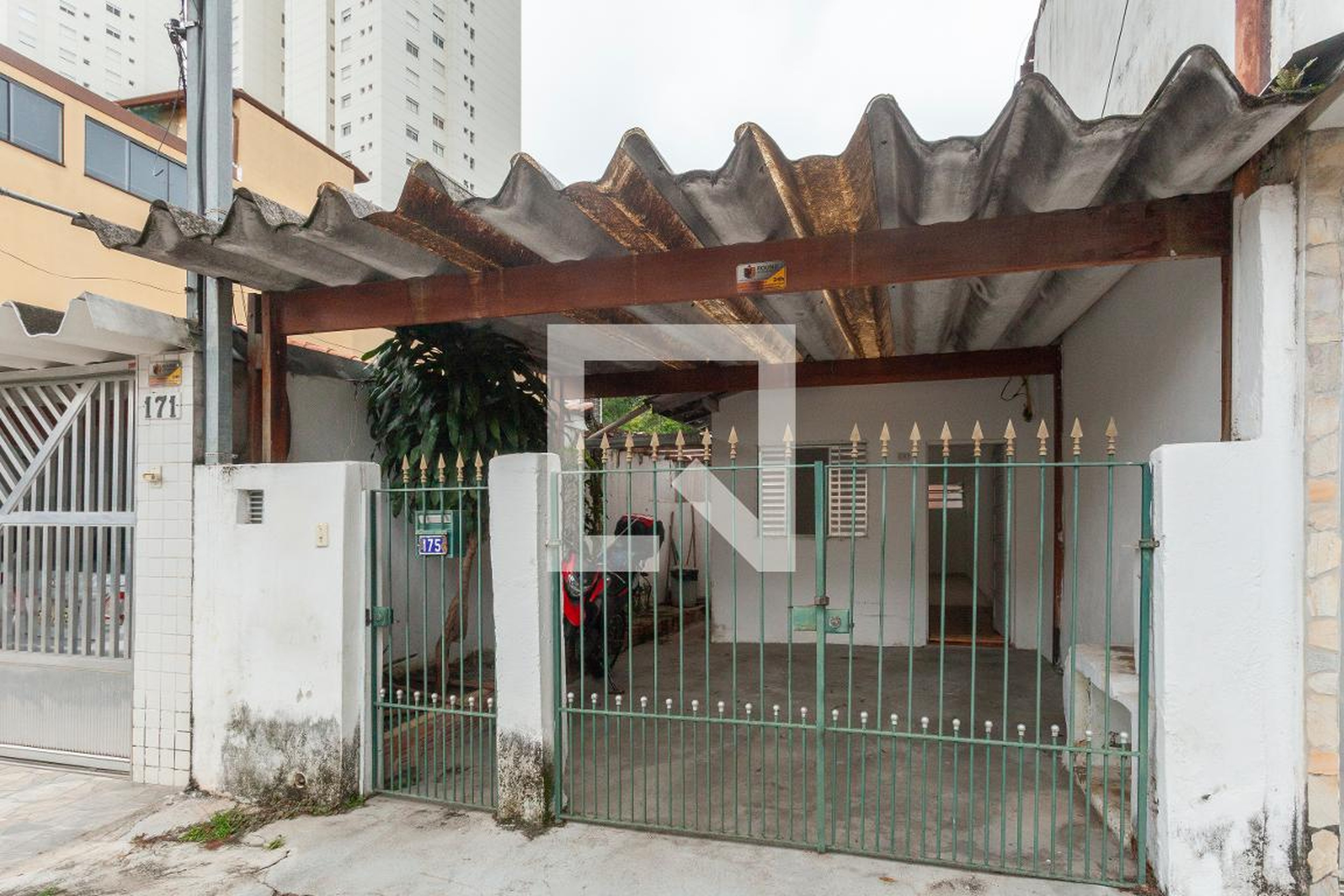 Fachada Condomínio em Rua Aguaraíba, 175