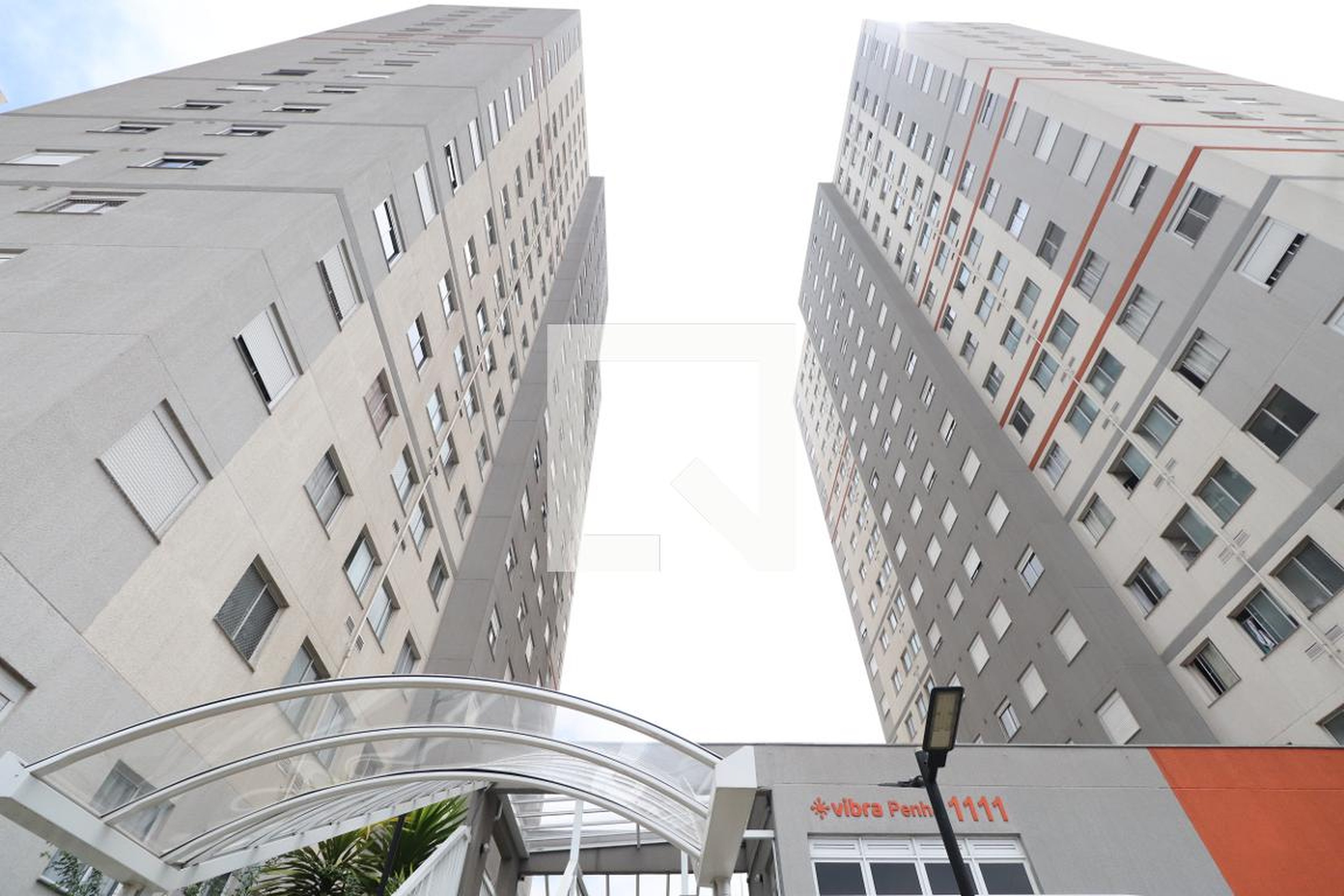 Fachada Condomínio em Rua Ingu, 1006