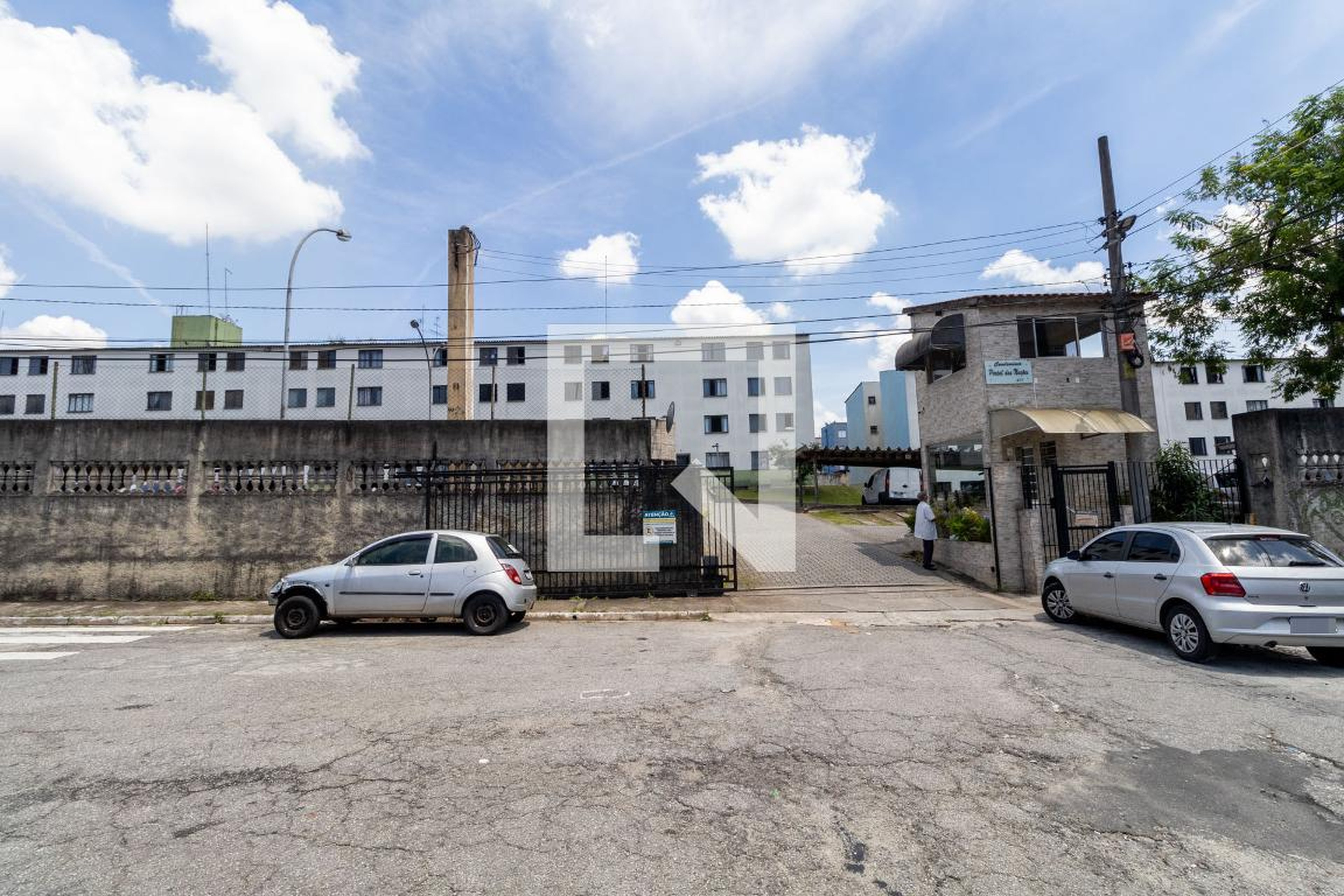 Fachada Condomínio em Rua Davi Banderali, 417