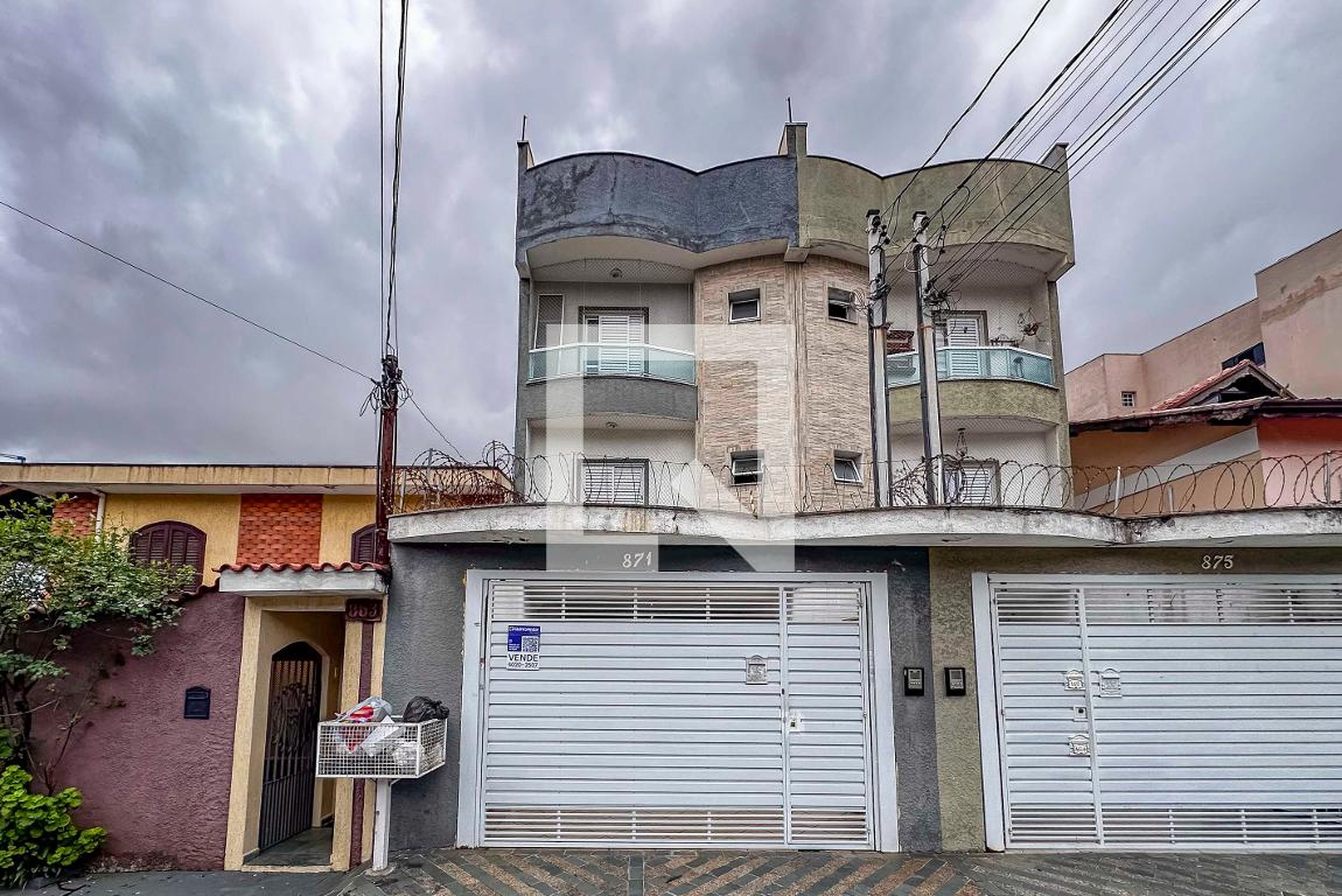 Fachada Condomínio em Rua Clélia, 871