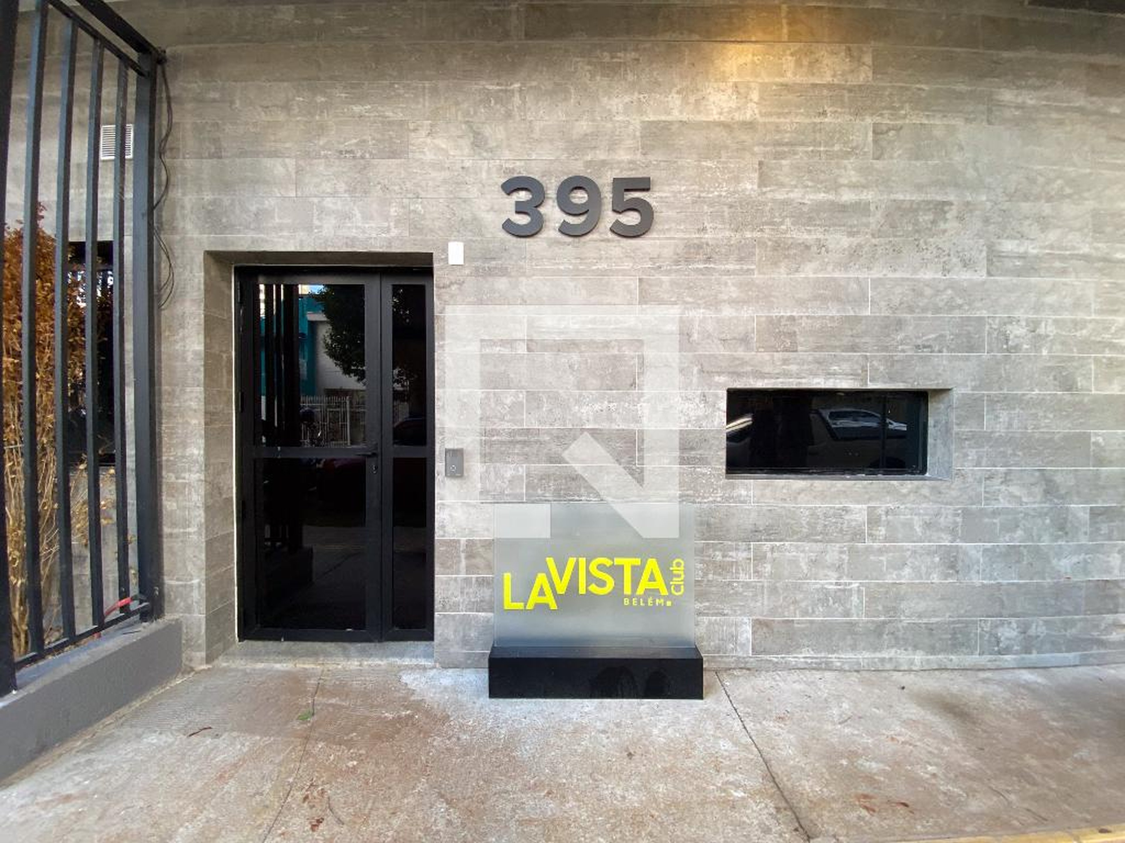 Fachada Condomínio em Rua Herval, 859