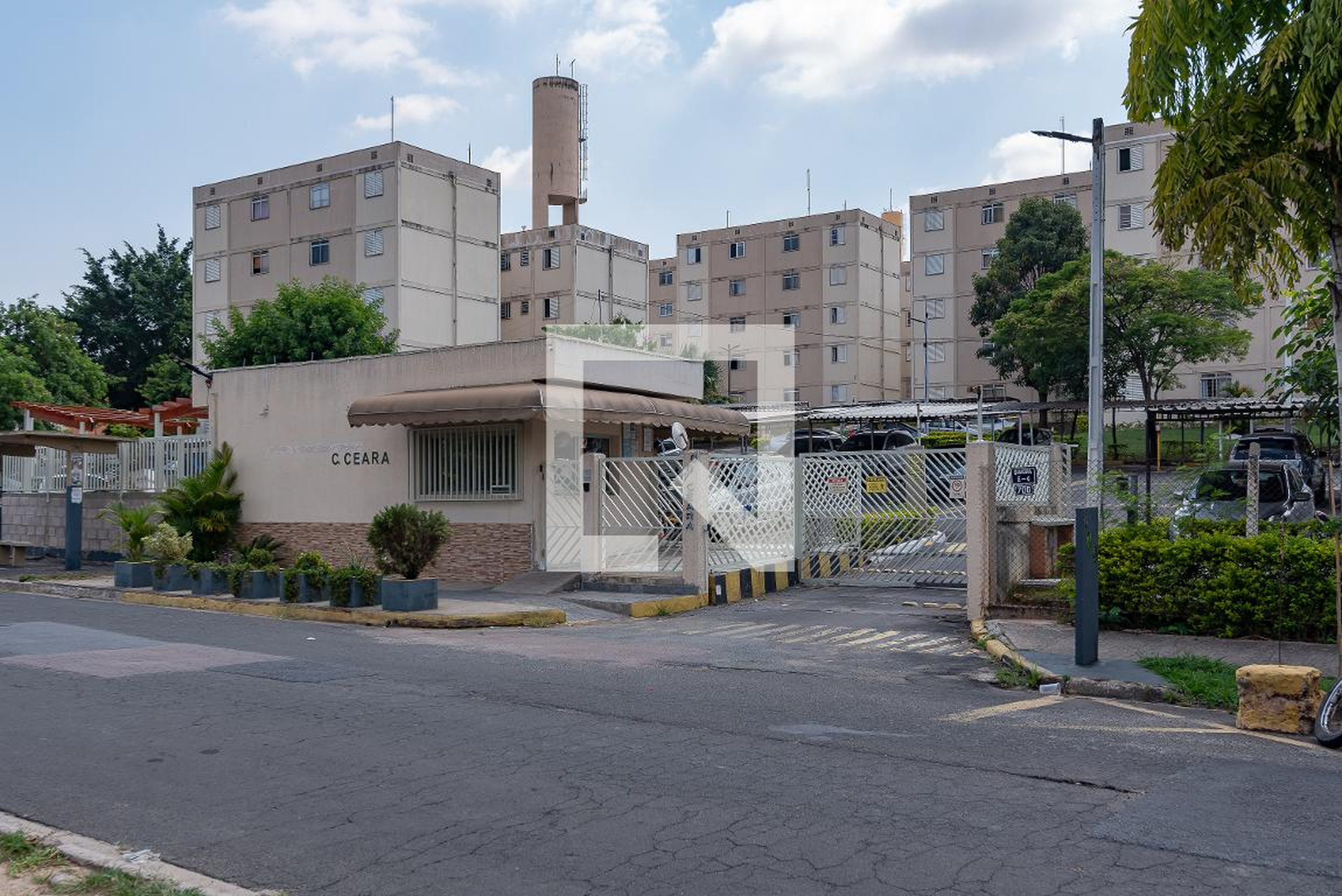 Fachada Condomínio em Rua Paulo Vianna de Souza, 400