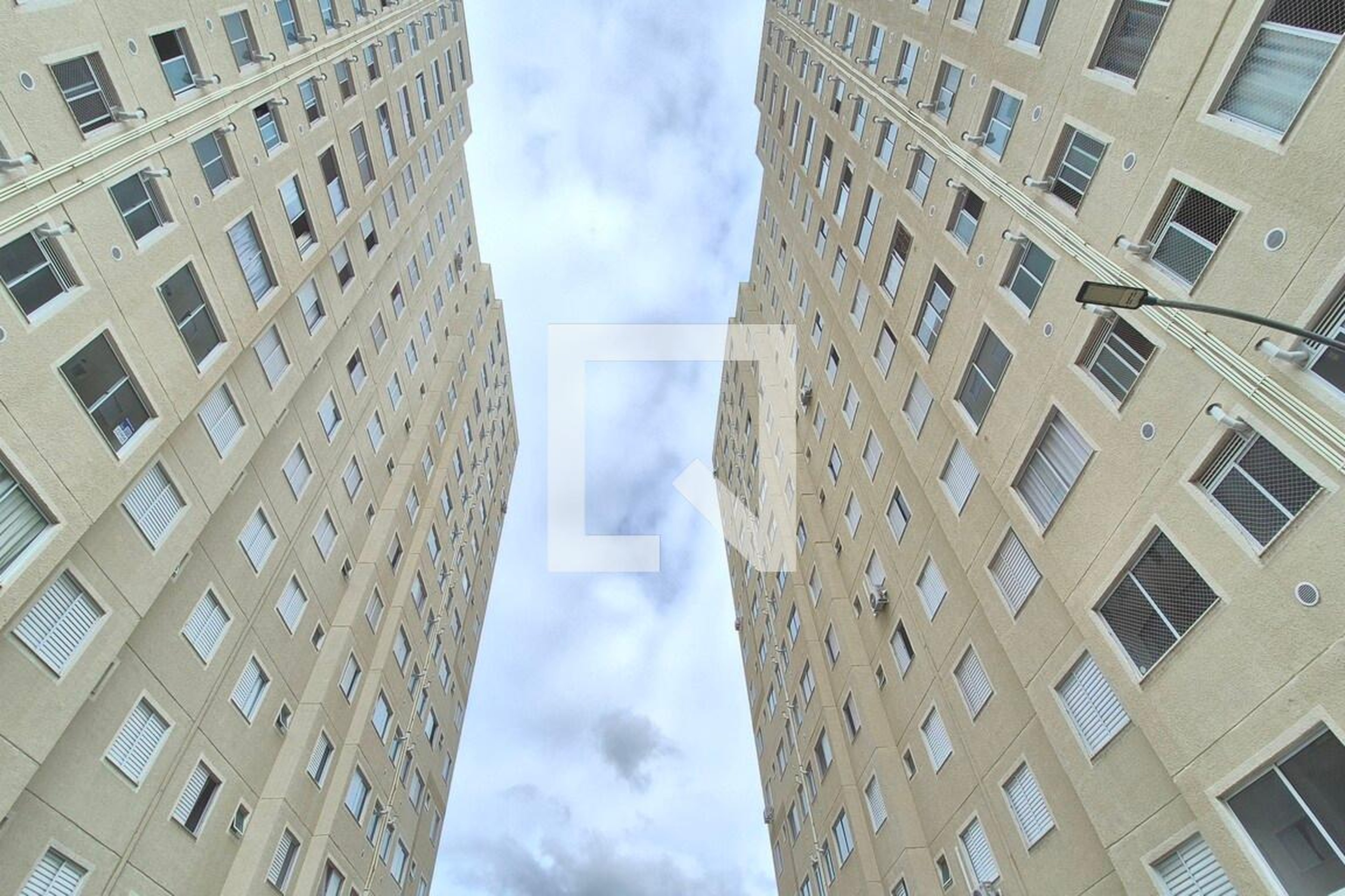 Fachada do Prédio Condomínio em Rua Doutor Souza Ribeiro, 3621