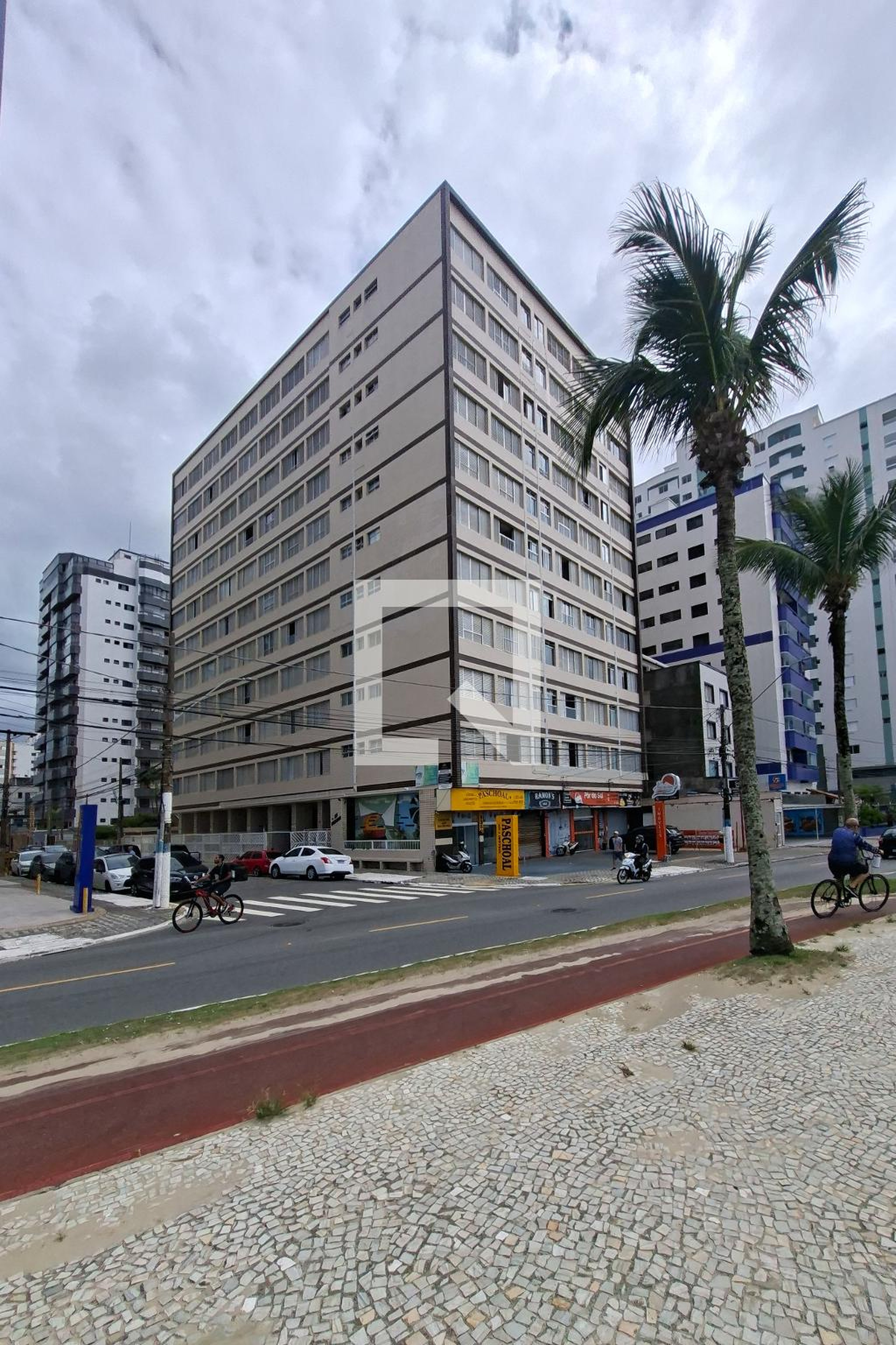 Fachada Condomínio em Rua Rubéns Ferreira Martins, 109