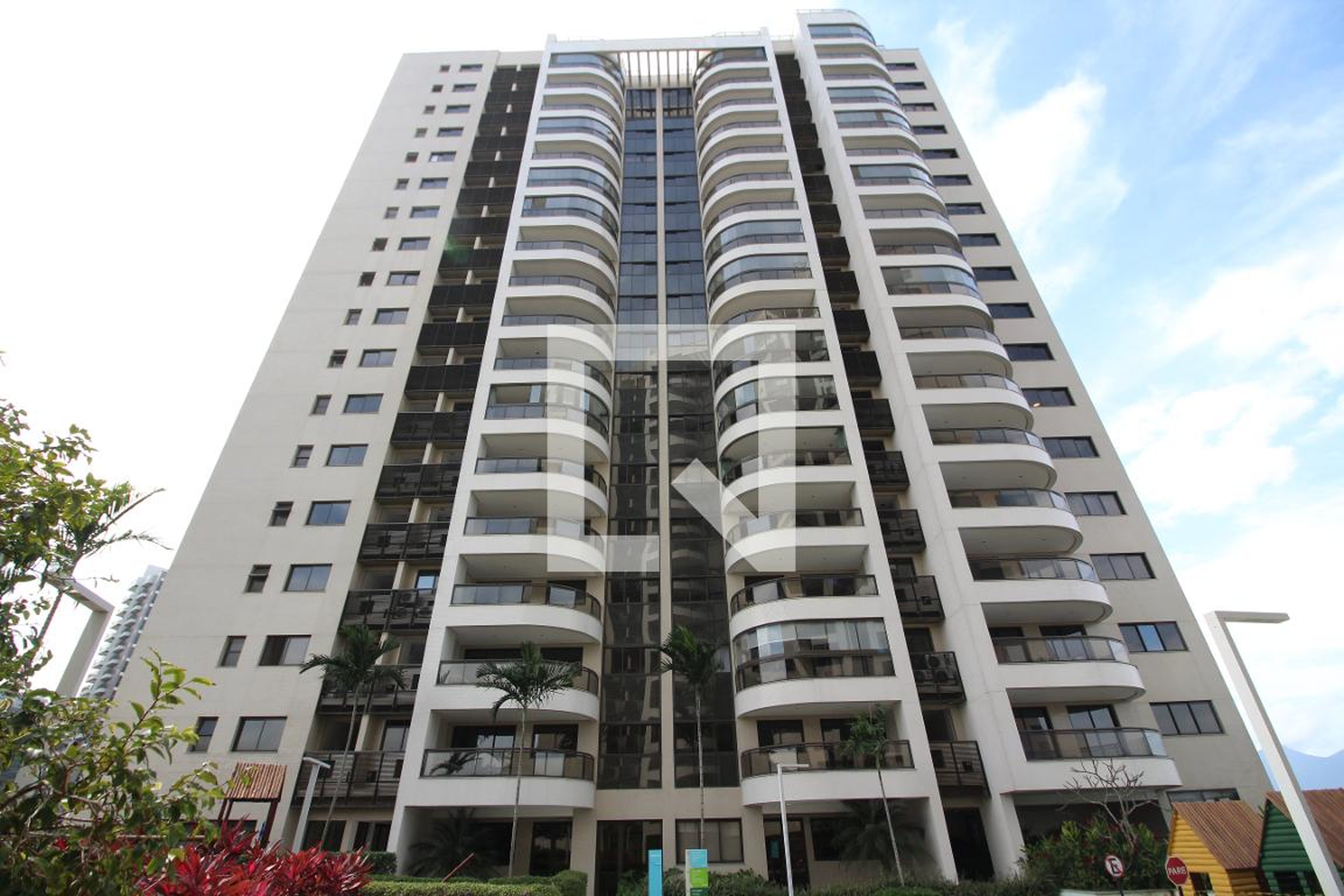 Fachada Condomínio em Rua Escritor Rodrigo Melo Franco, 850