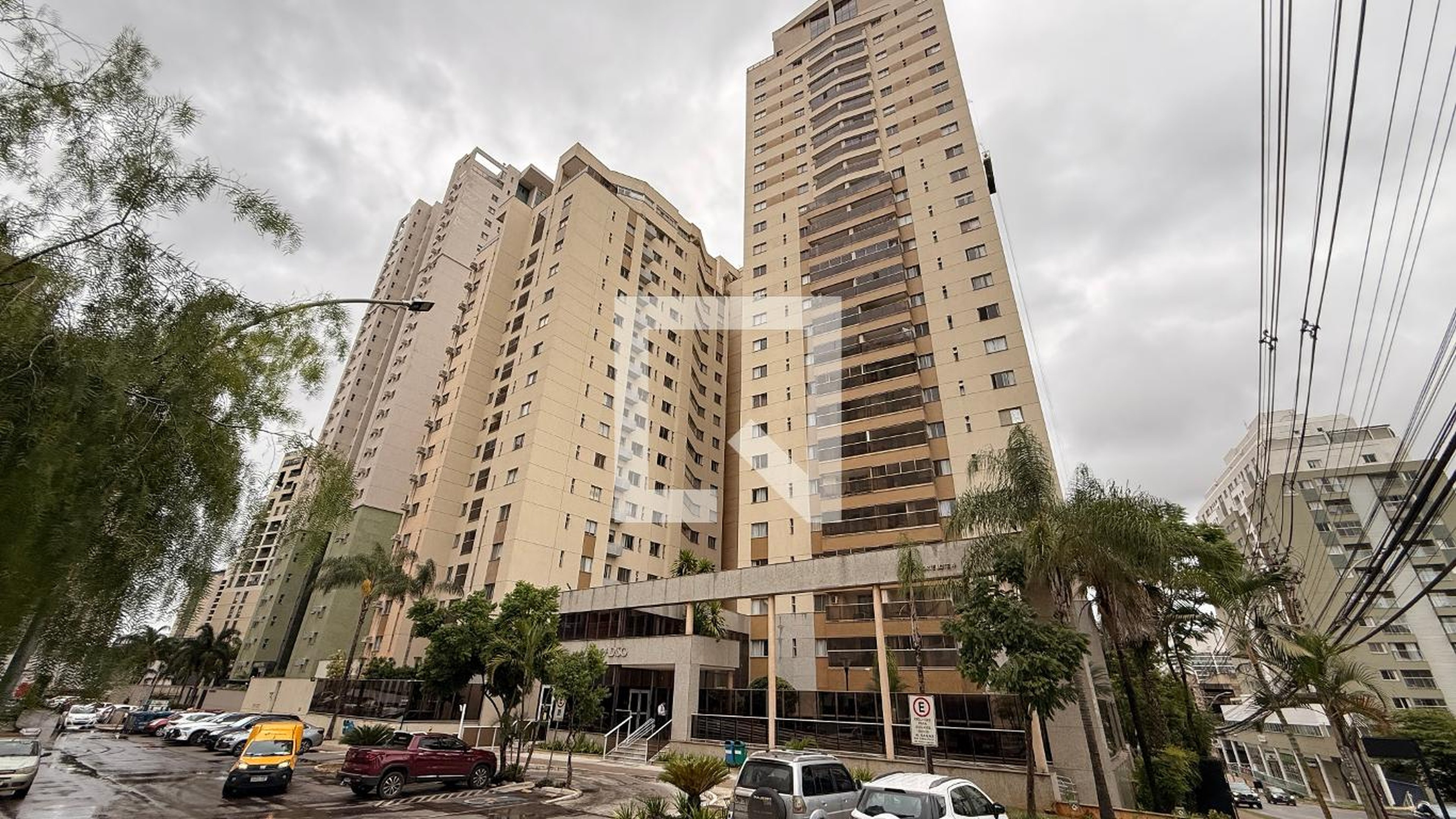 Fachada Condomínio em Rua 28 Norte, 28