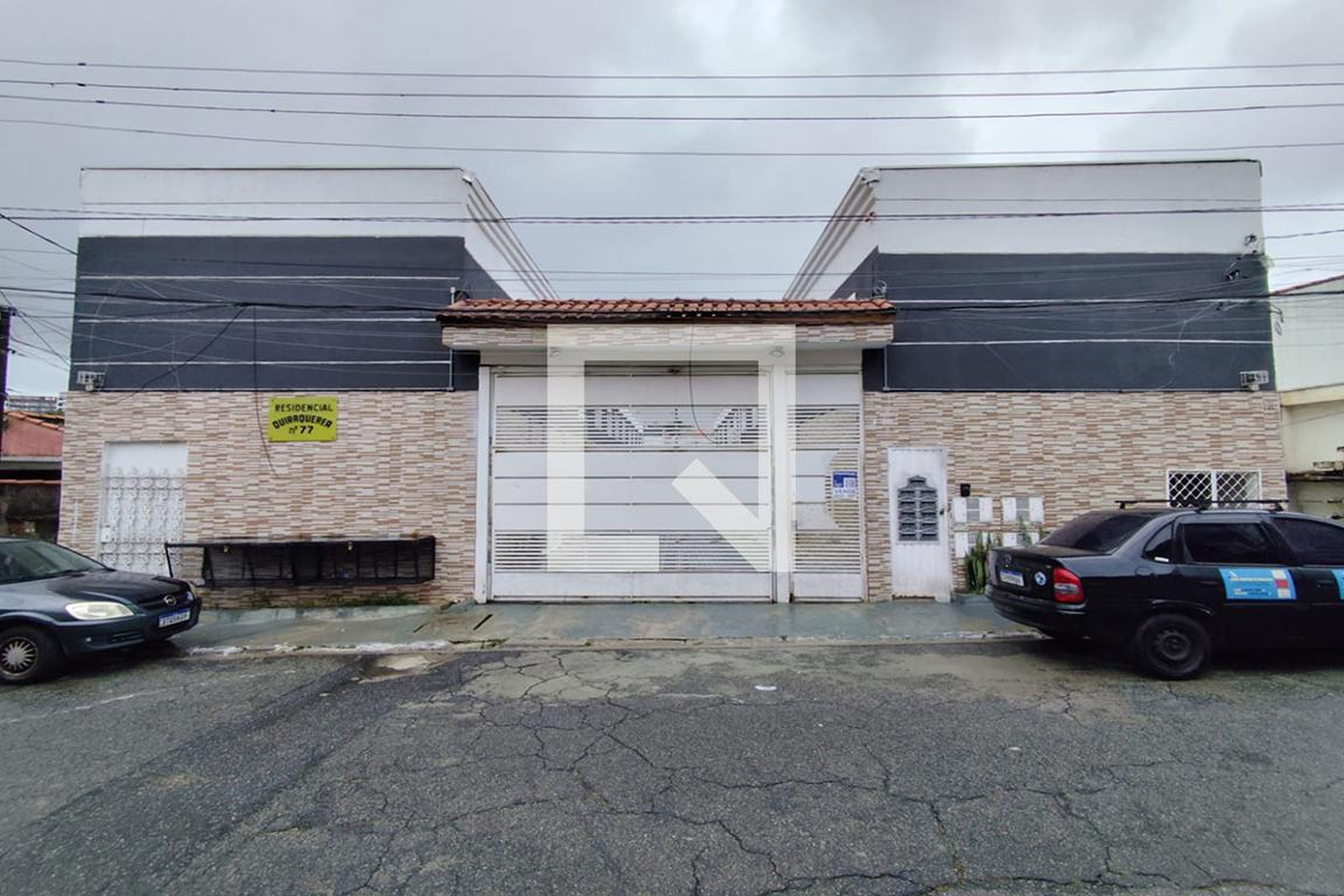 Fachada Condomínio em Rua Guiraquerea, 77