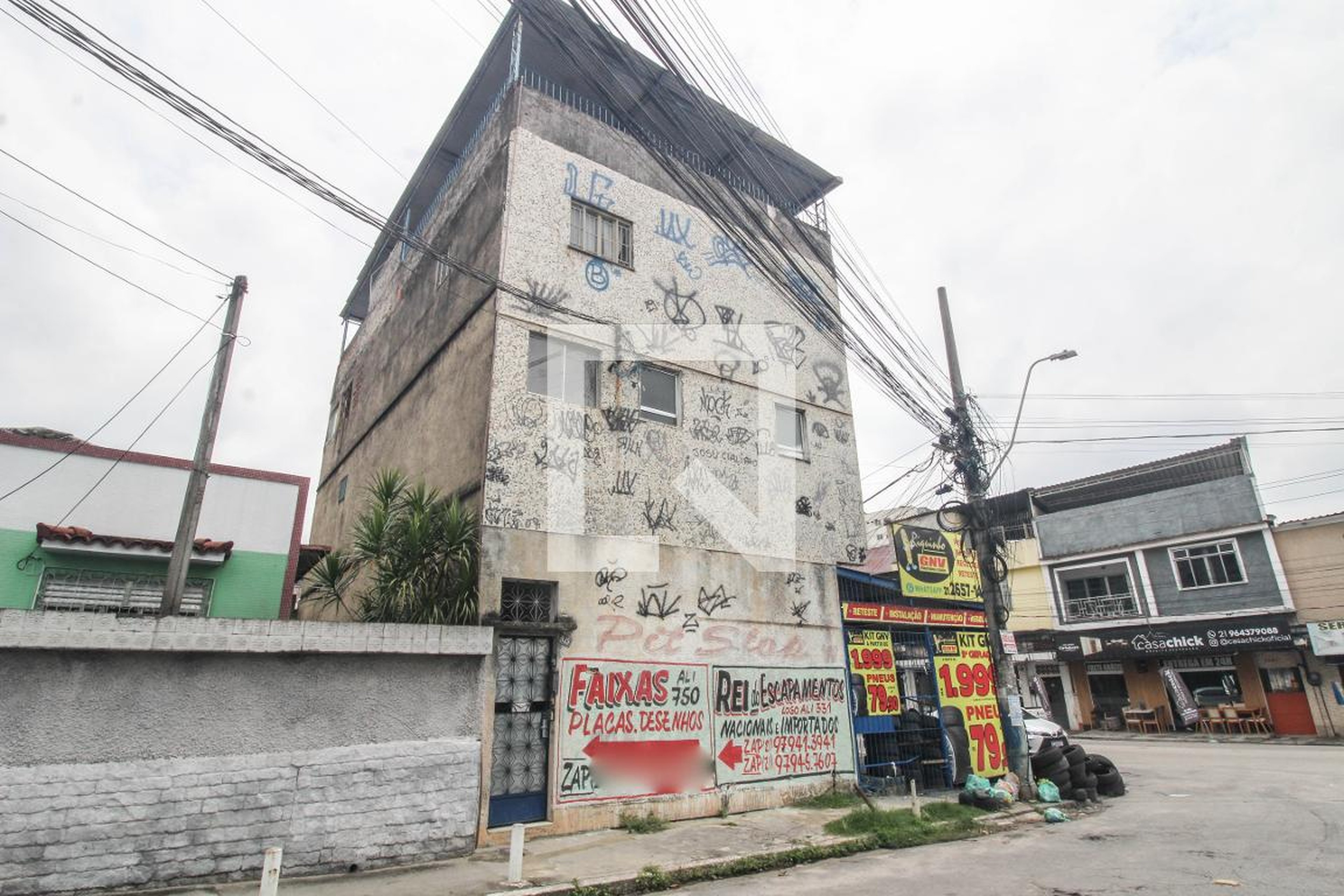 Fachada Condomínio em Rua Manoel da Silva Falcão, 849