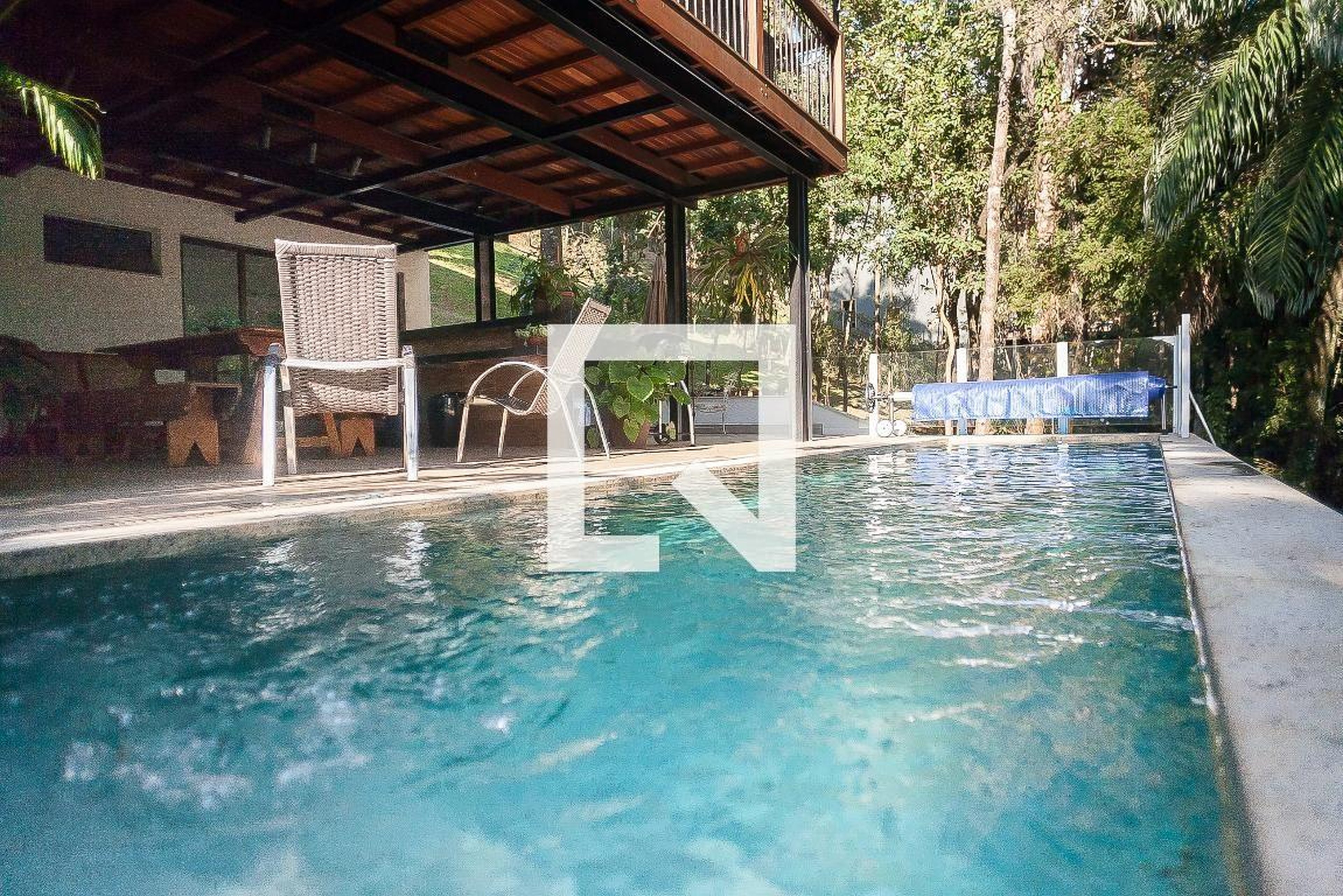 Piscina Condomínio em Alameda das Alamandas, 385