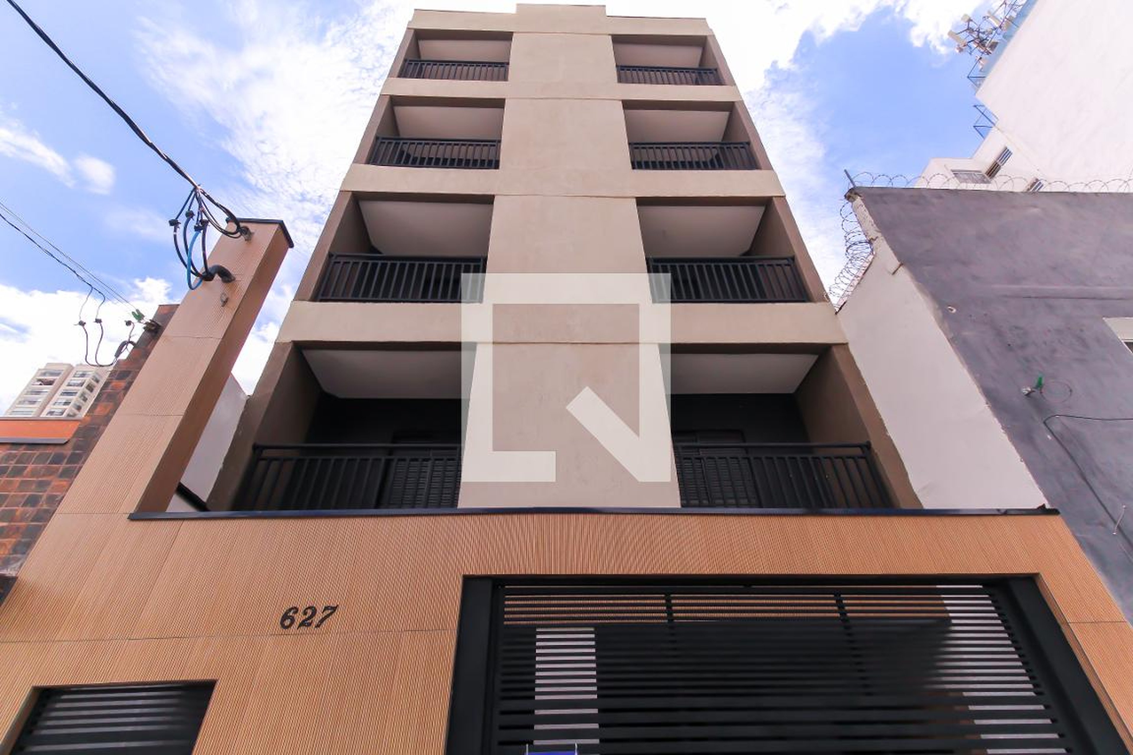 Fachada Condomínio em Rua Barretos, 627
