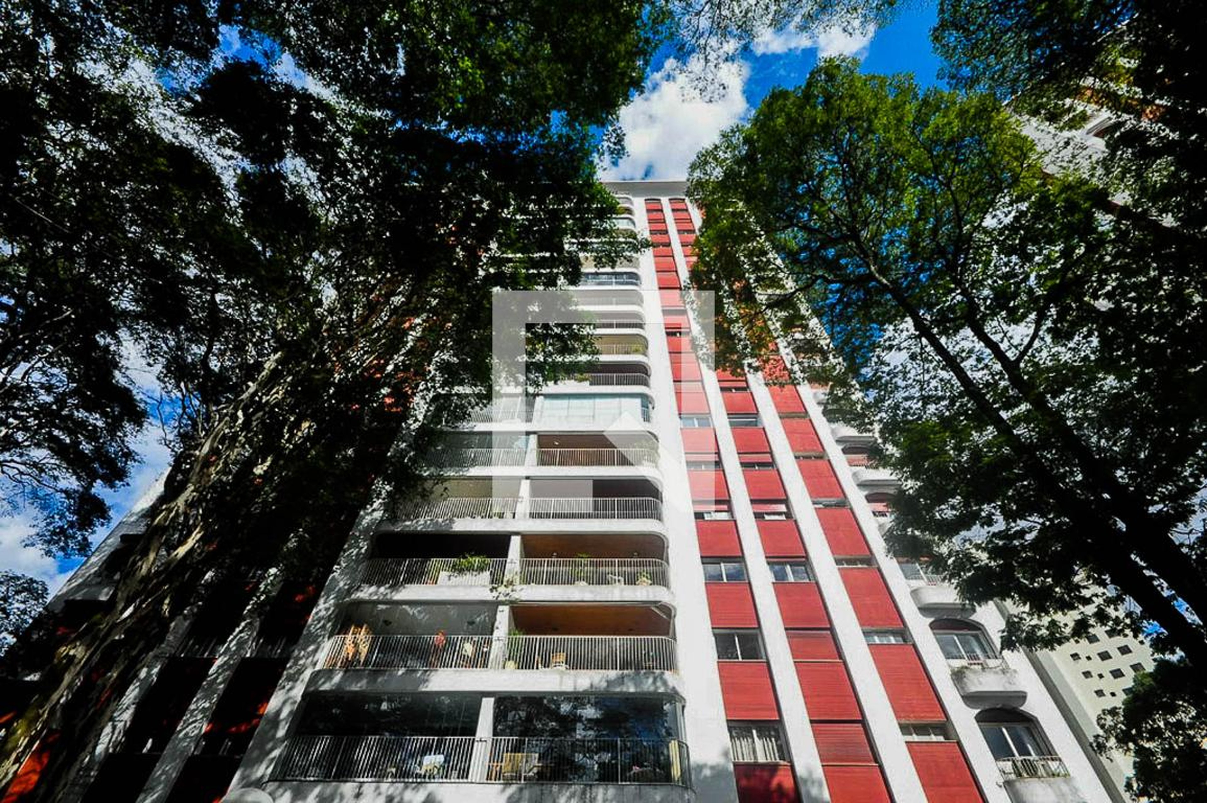 Fachada Edifício Ouro Preto