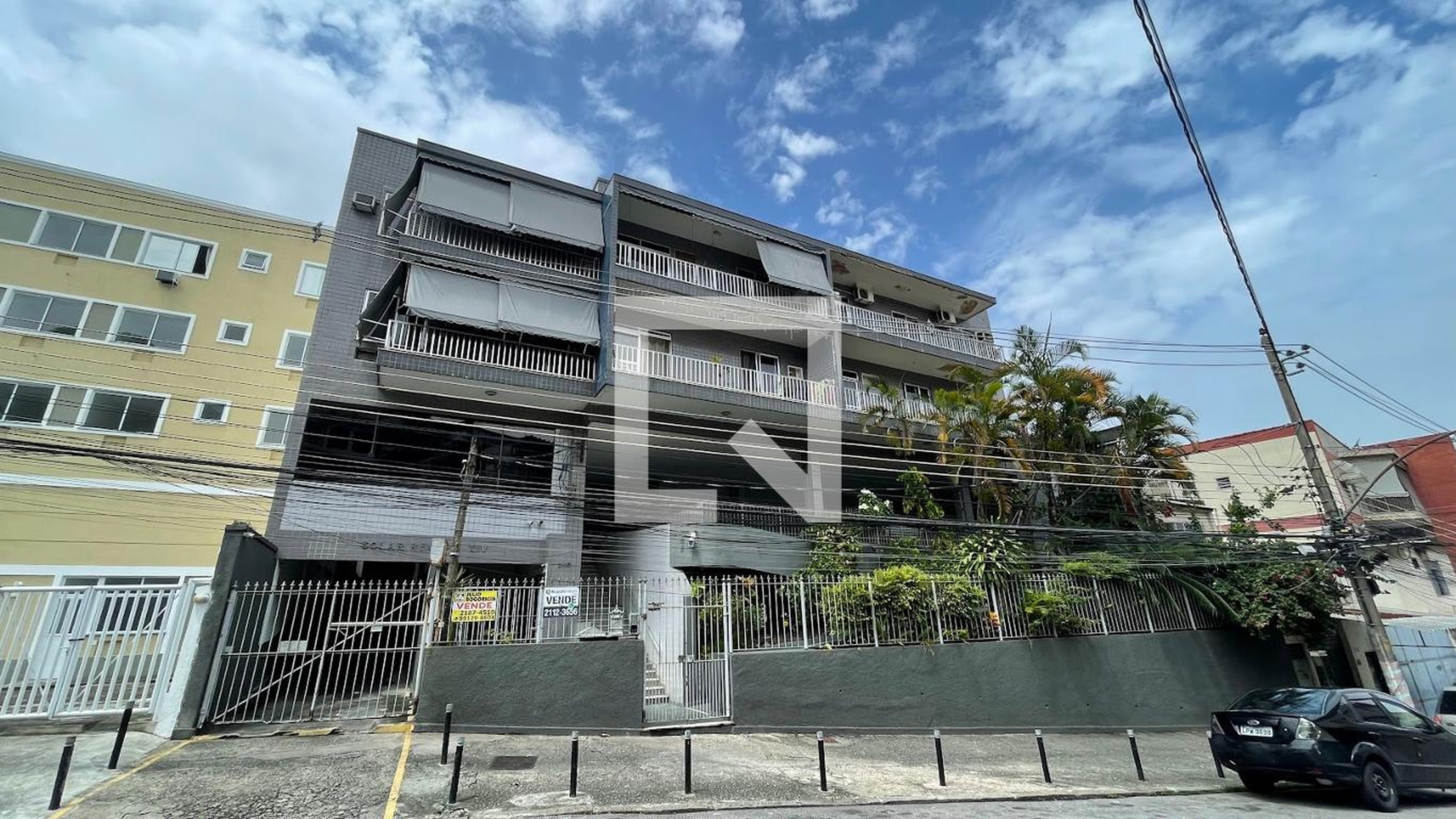 Fachada Condomínio em Rua Magno Martins, 260