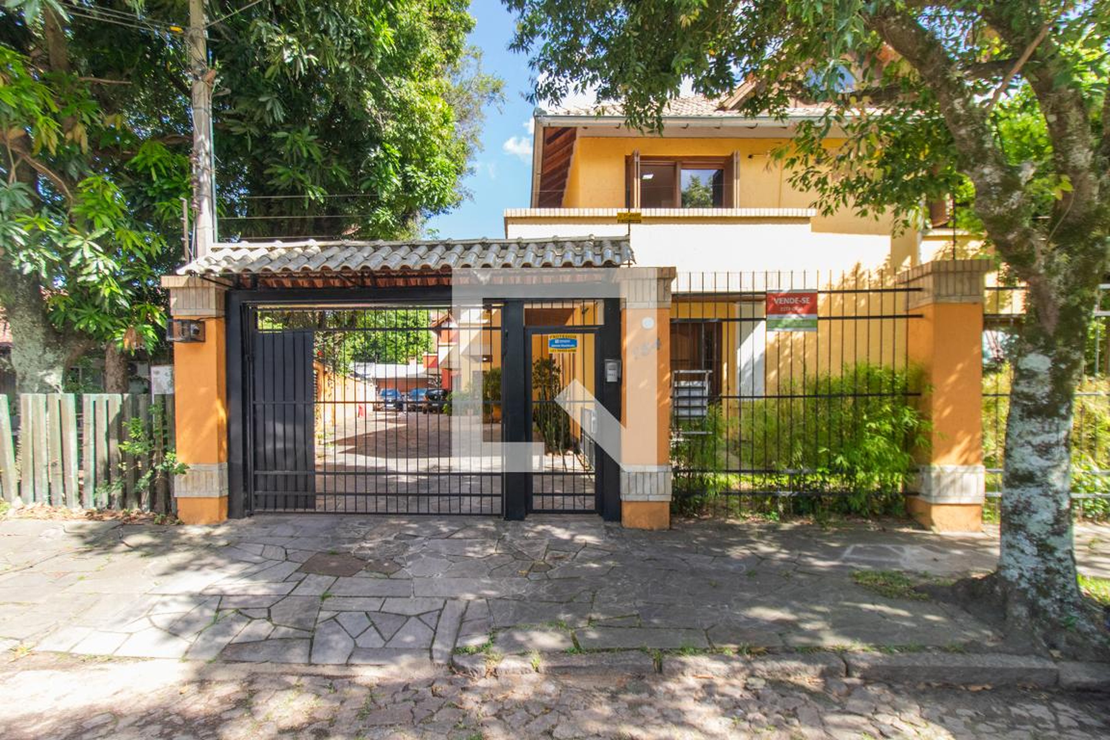 Fachada Condomínio em Rua Leme, 154