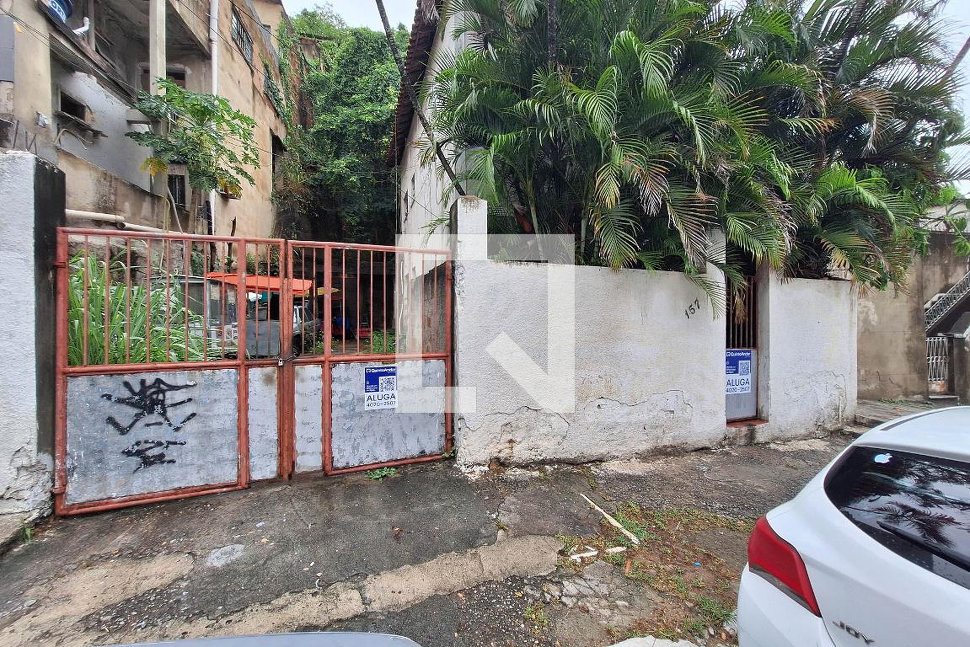 Fachada Condomínio em Rua Teixeira de Freitas, 157