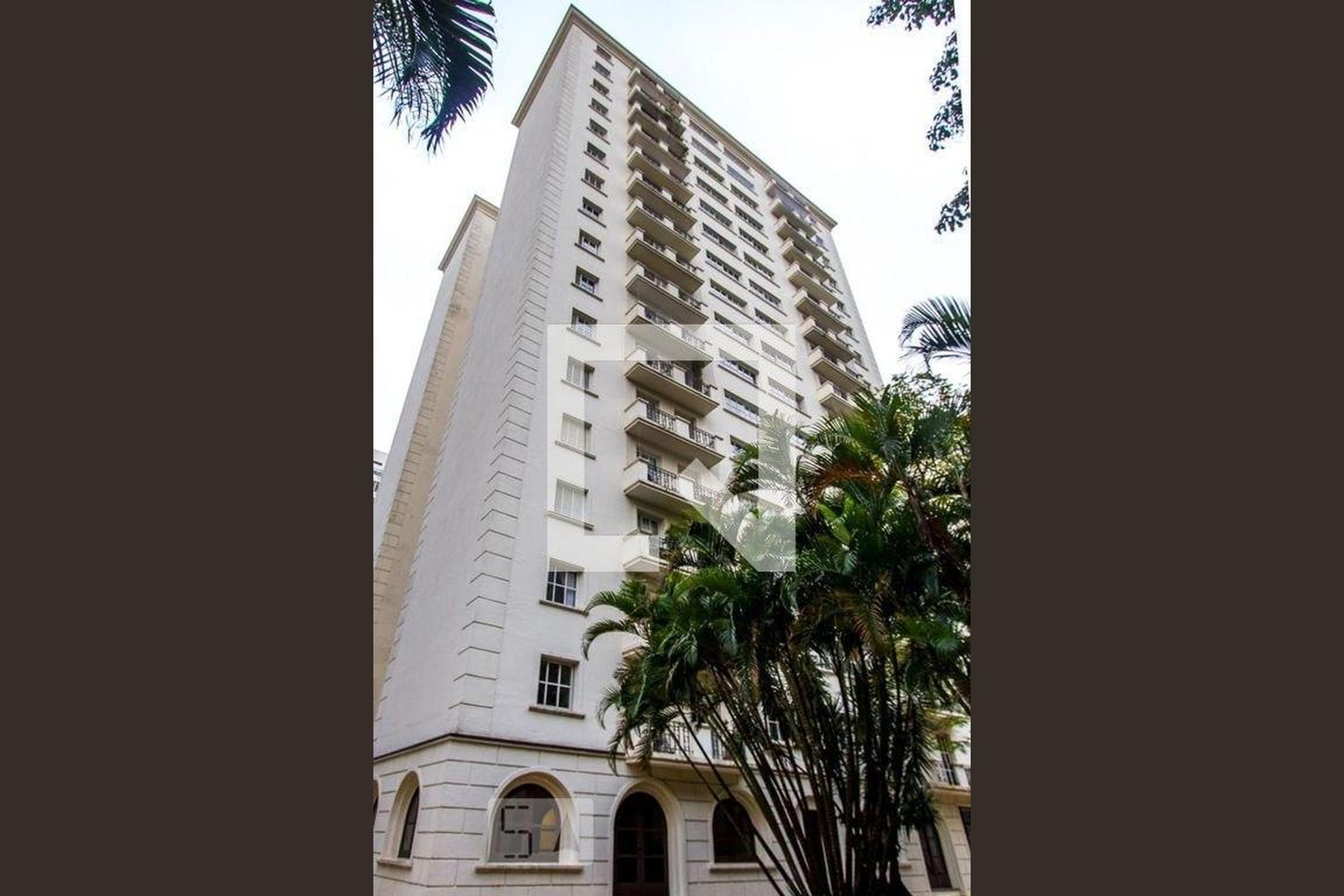 Fachada do Prédio Condomínio Mansão La Bruyere