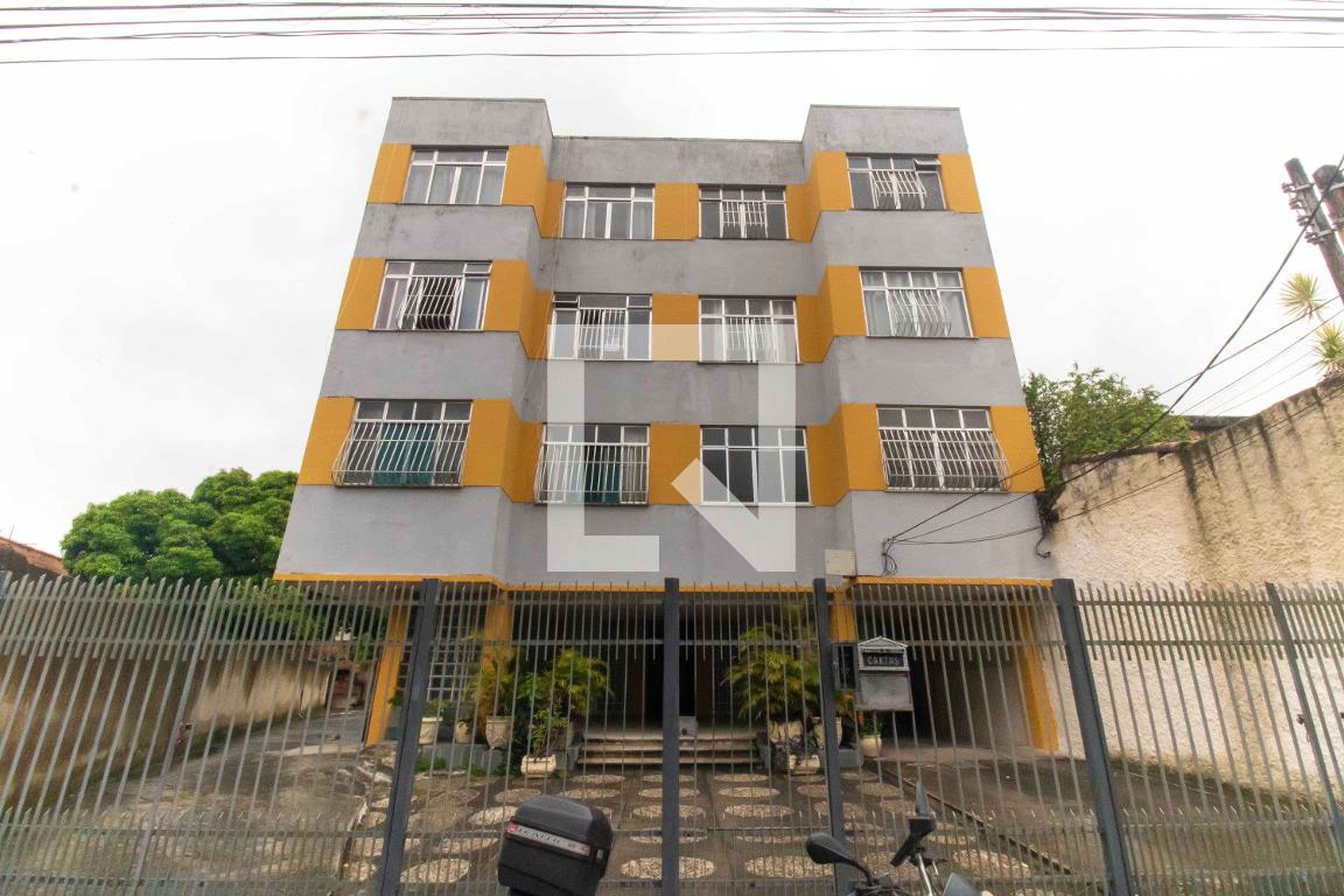 Fachada Condomínio em Rua Professor José Téles Barbosa, 17