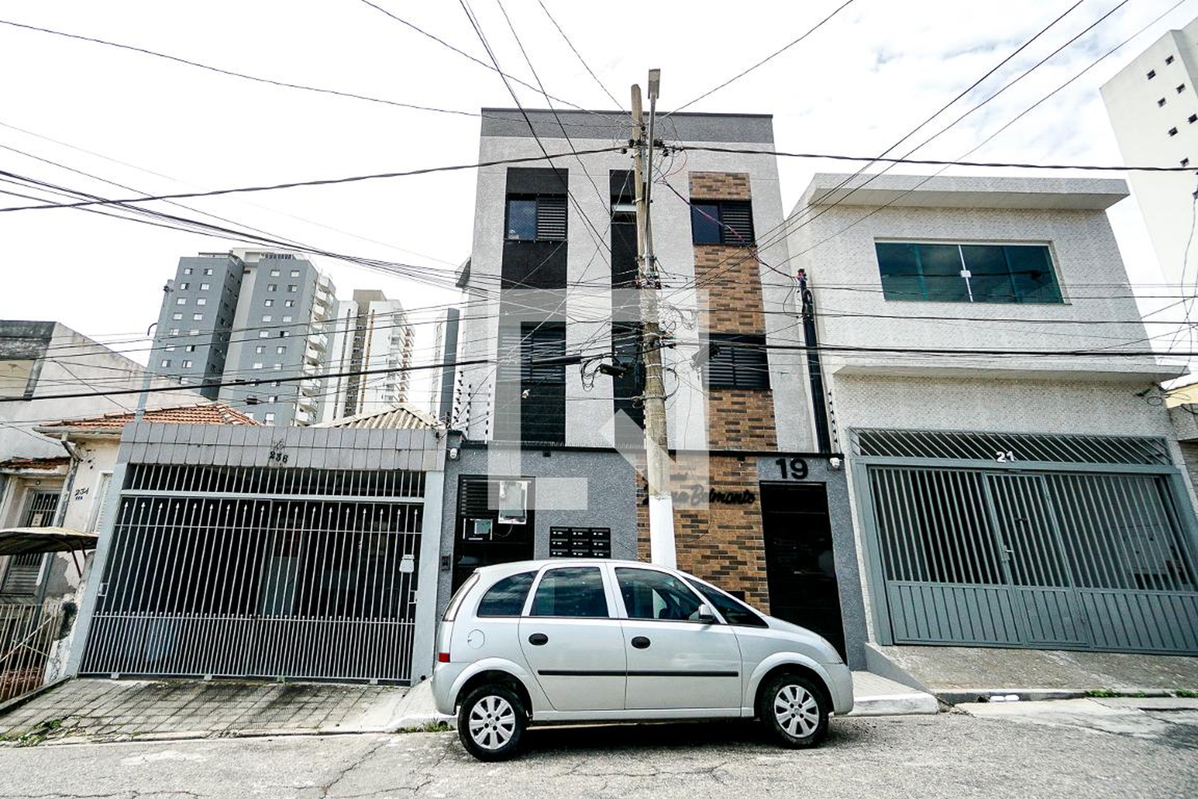 Fachada Condomínio em Rua Felício Geraldo Nicolau, 19