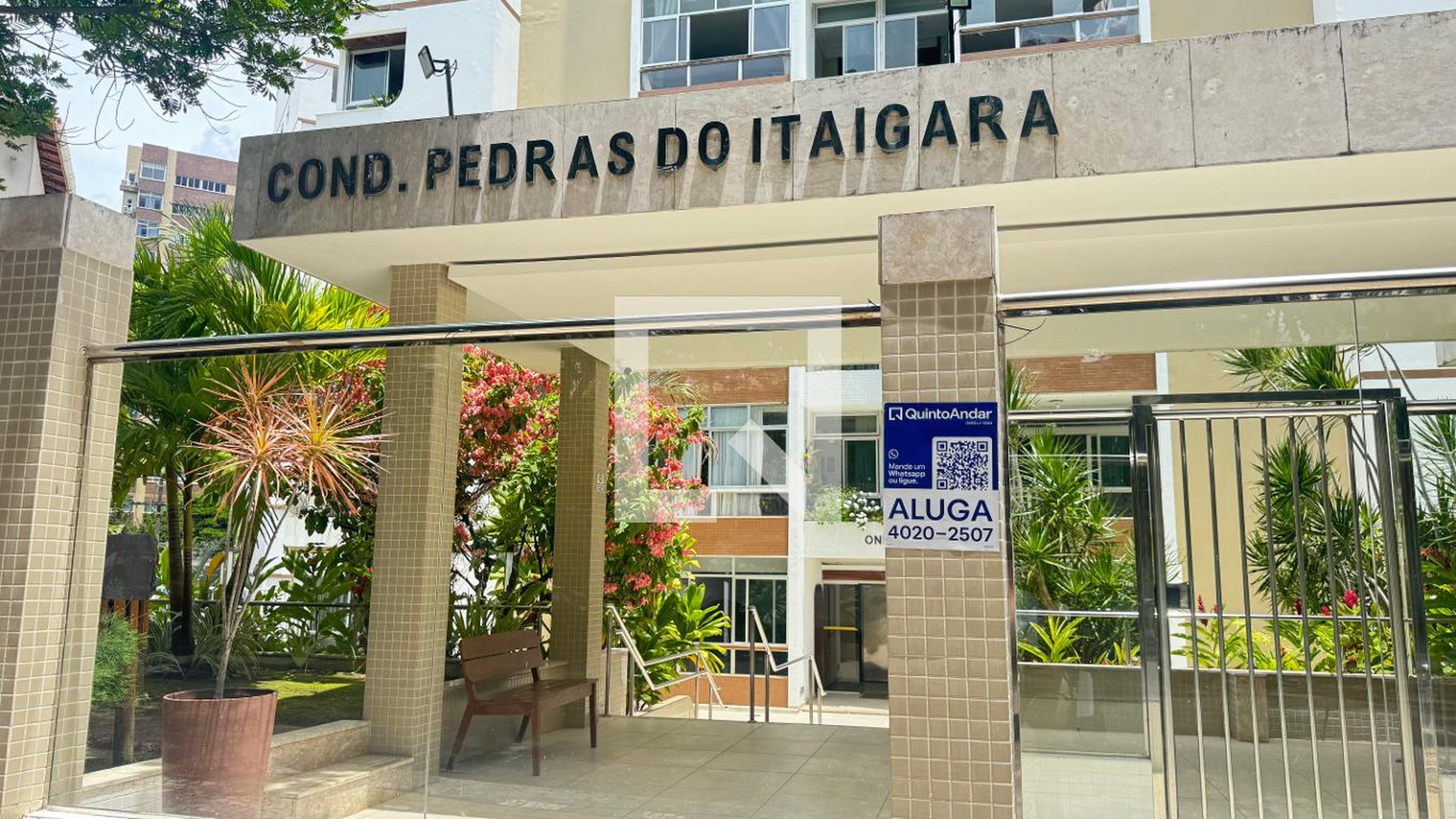 Fachada Condomínio Pedras do Itaigara