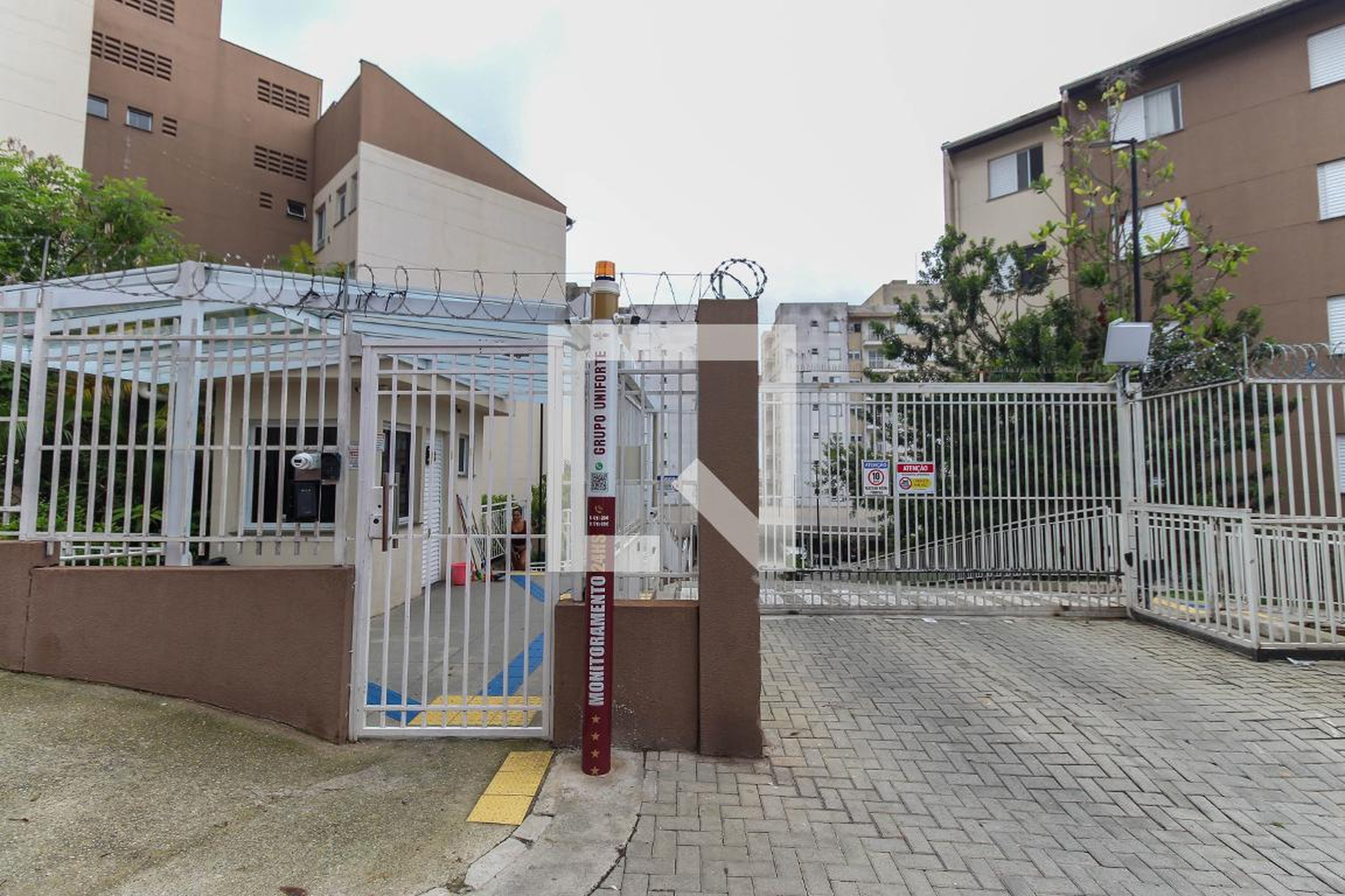 Fachada do Prédio Condomínio em Rua Capitão Enéas dos Santos Pinto, 248