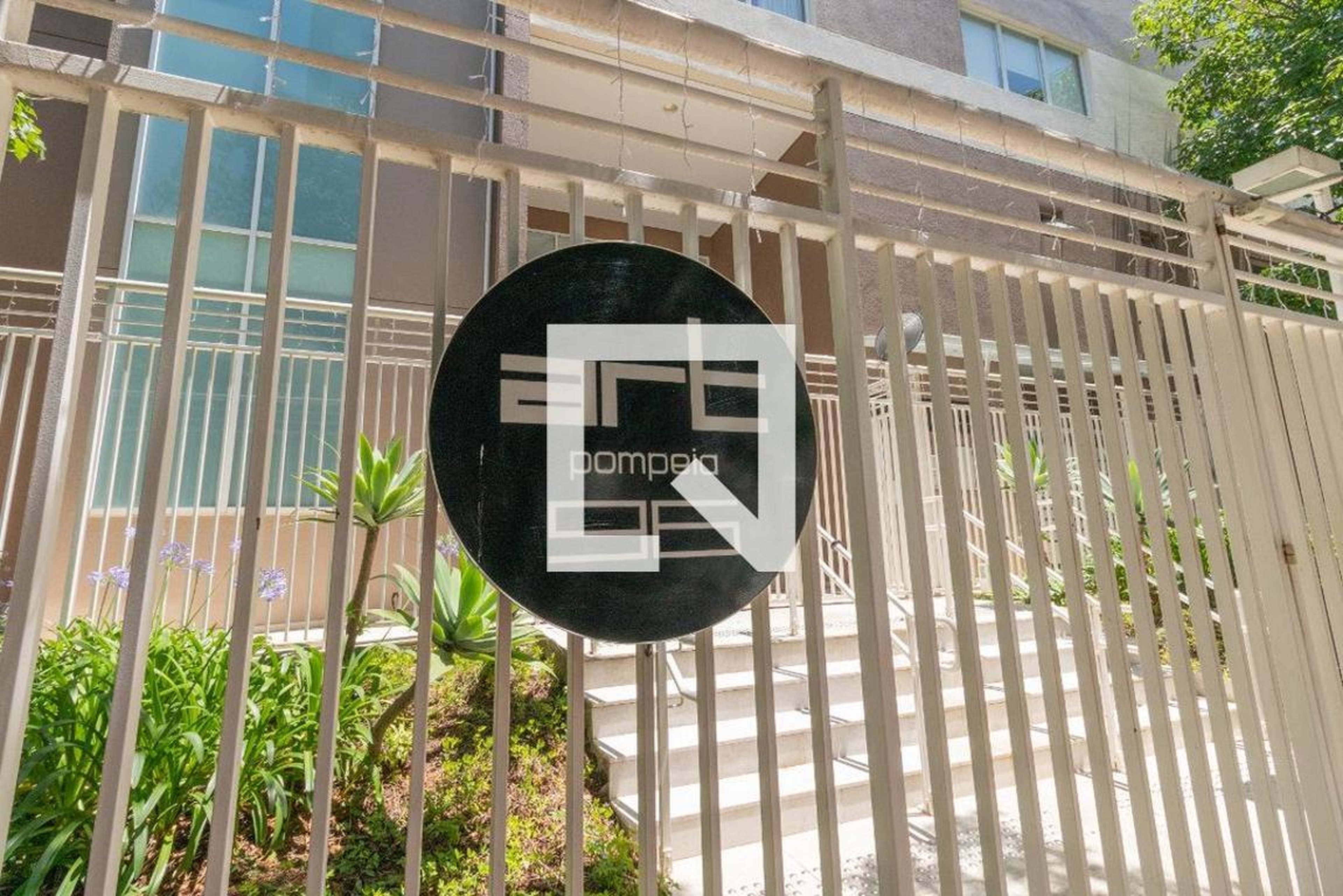 Fachada Condomínio em Rua Professor Ciridião Buarque, 97