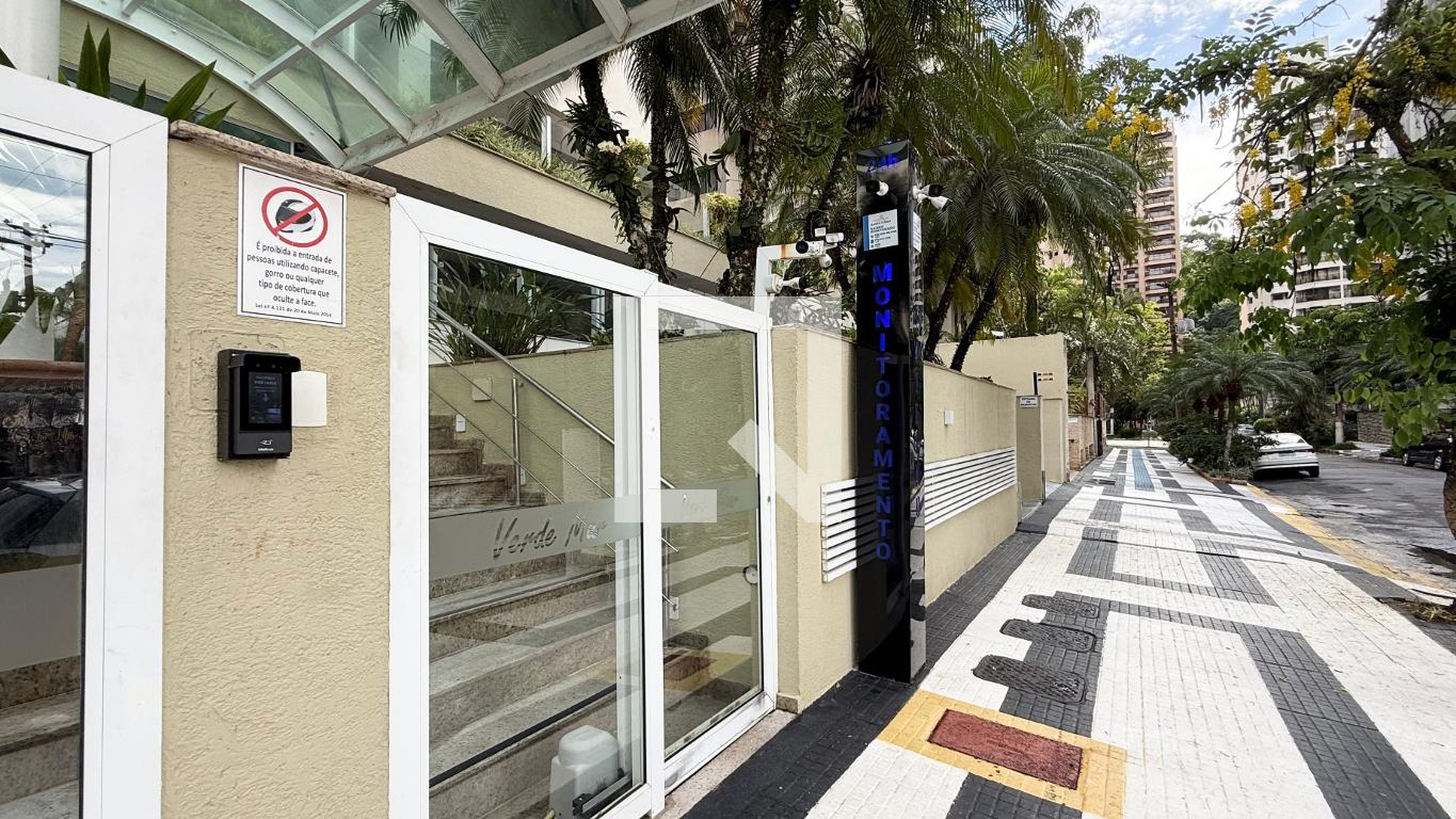 Fachada Condomínio em Rua Sorocaba, 105