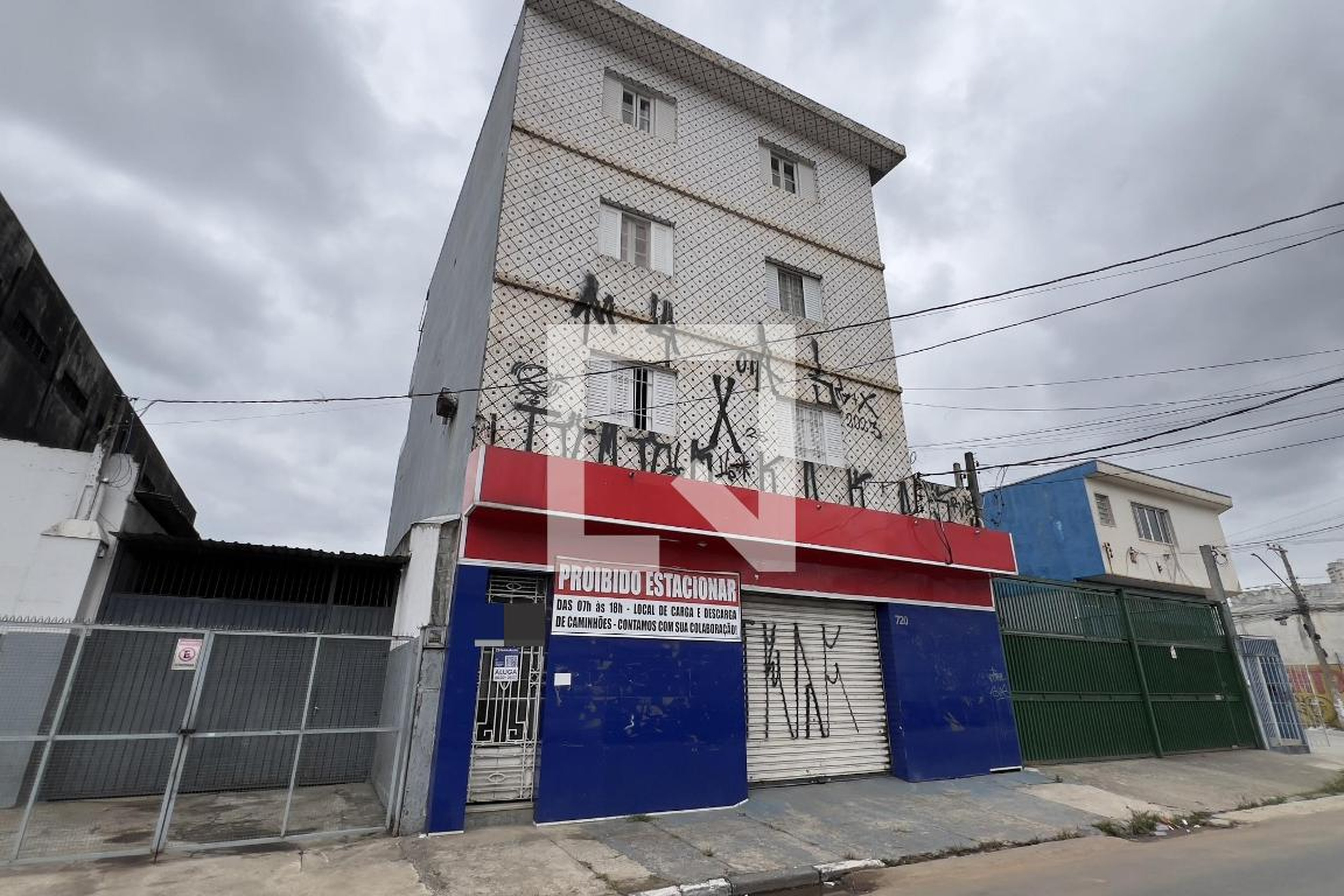 Fachada Condomínio em Rua Padre João Álvares, 720