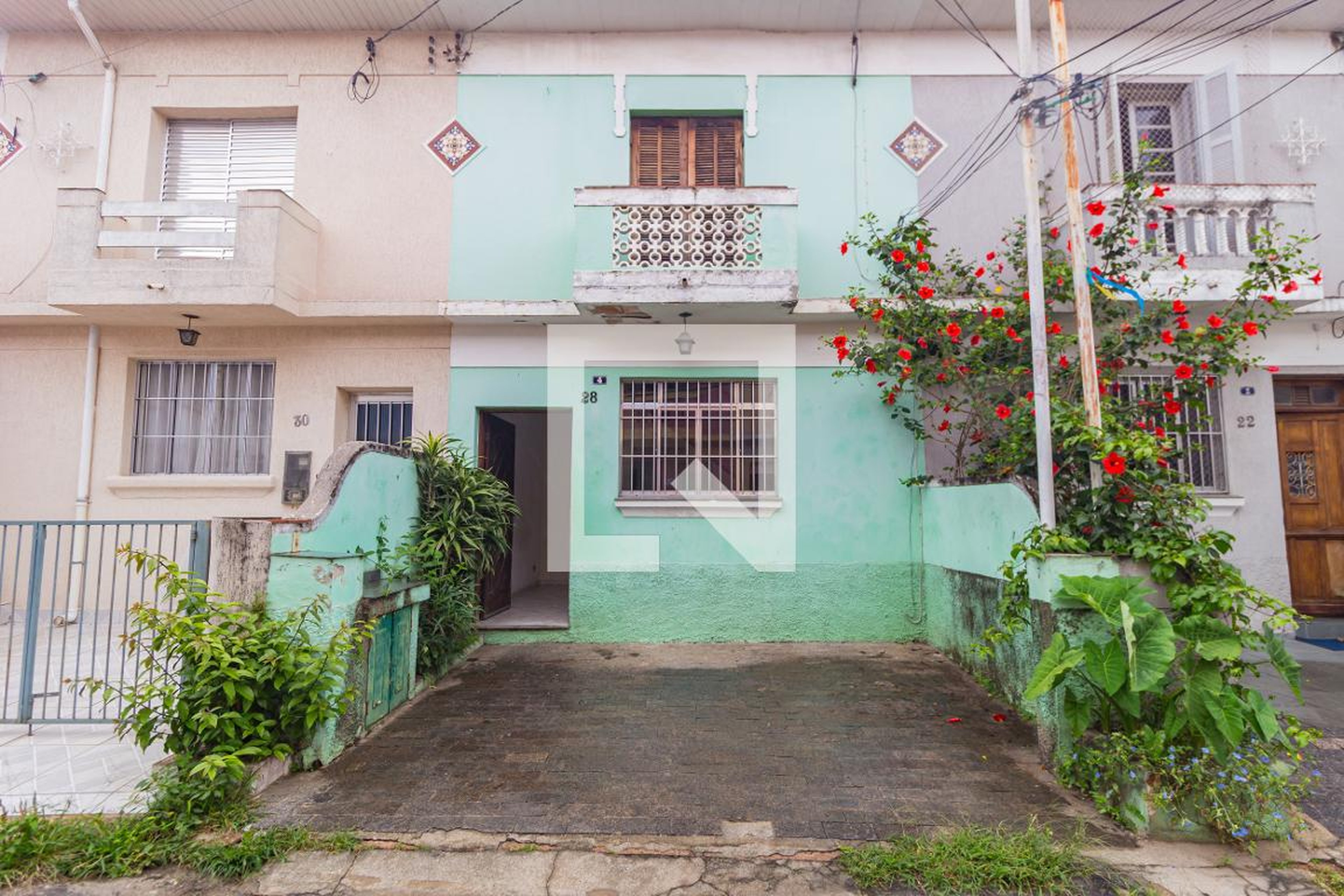 Fachada Condomínio em Travessa Paulo Adami, 24