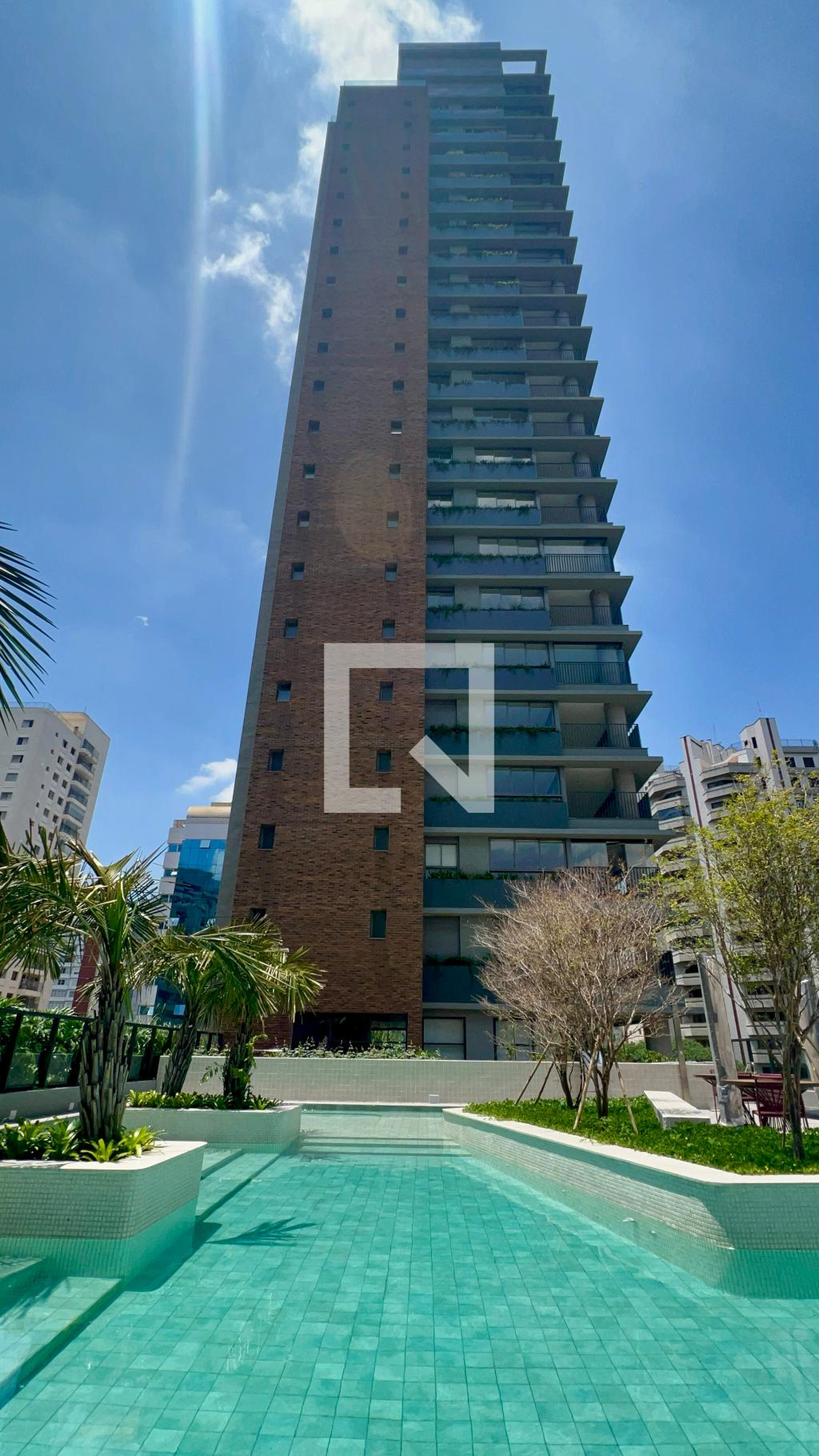 Fachada Condomínio em Rua Coronel Oscar Porto, 507