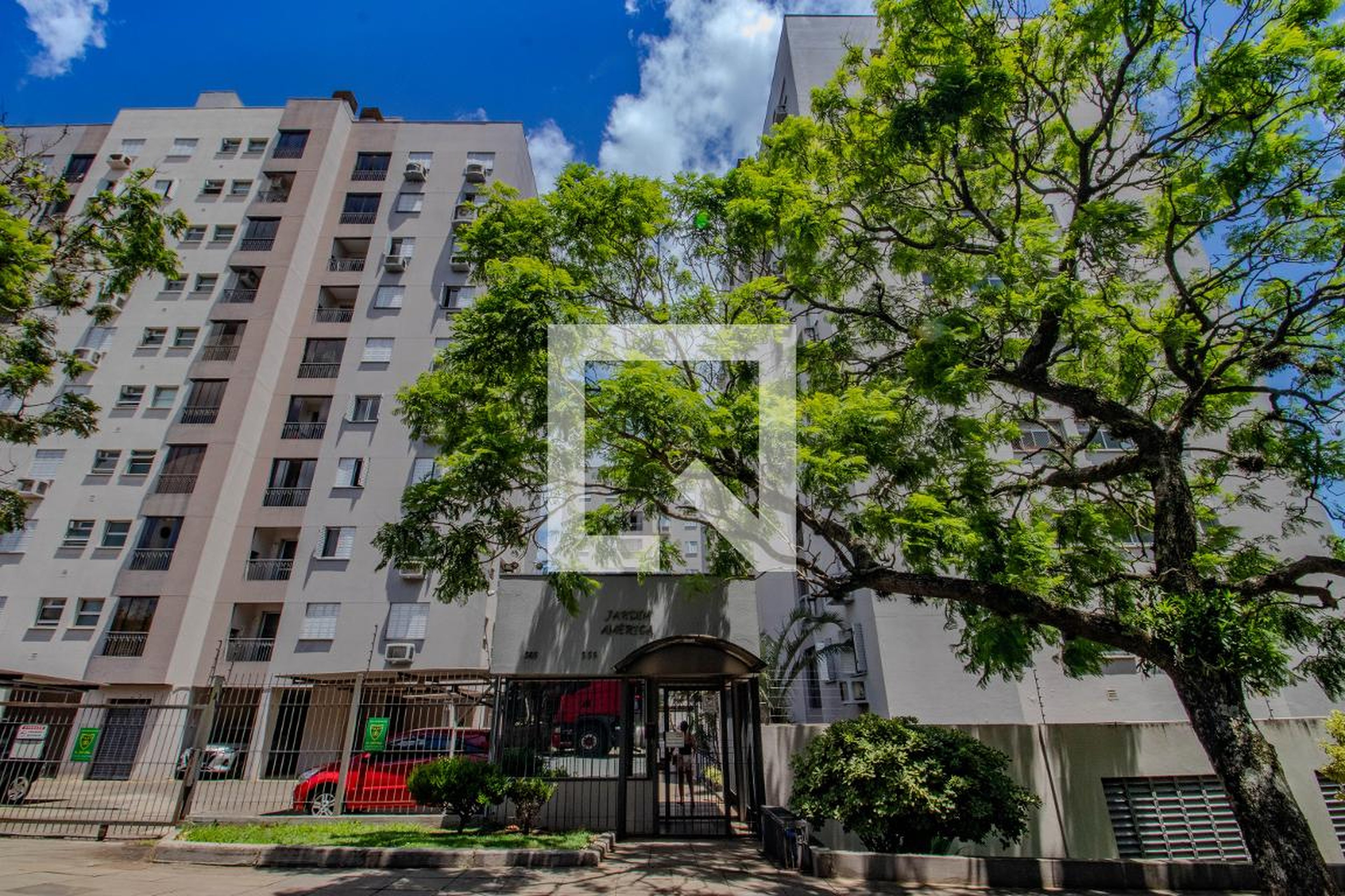 Fachada Condomínio em Rua Engenheiro João Luderitz, 555