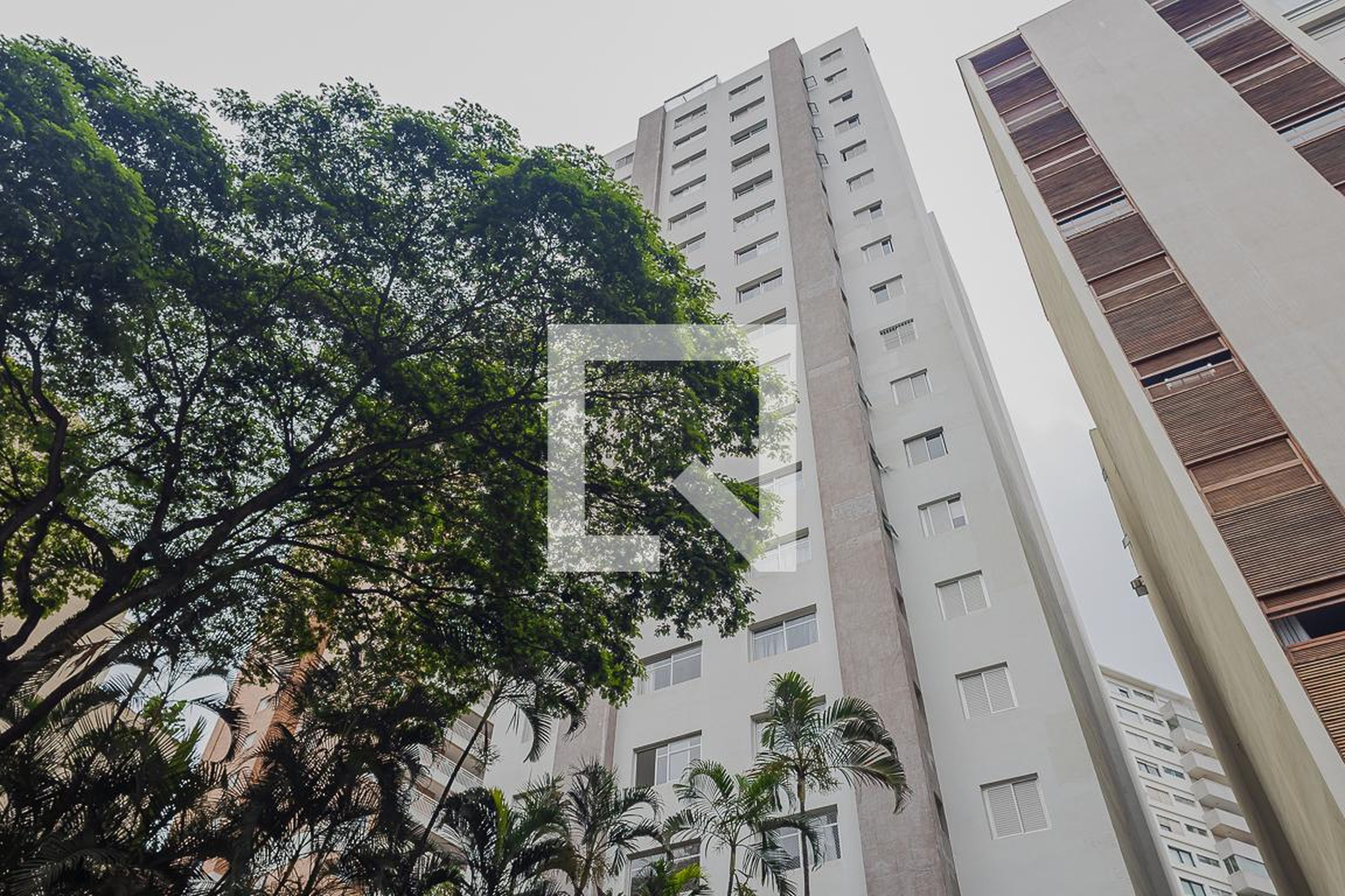 Fachada Condomínio em Rua Peixoto Gomide, 3888